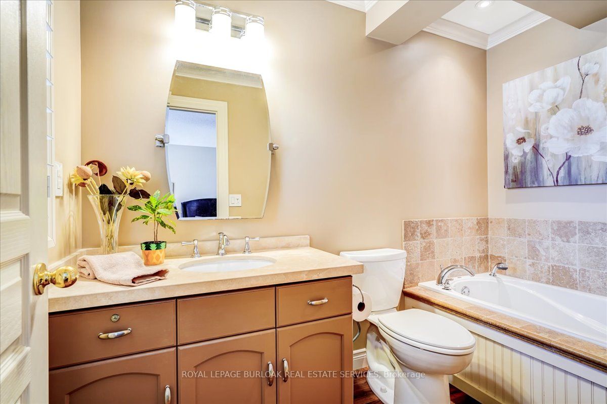 515 North Service Road, #27