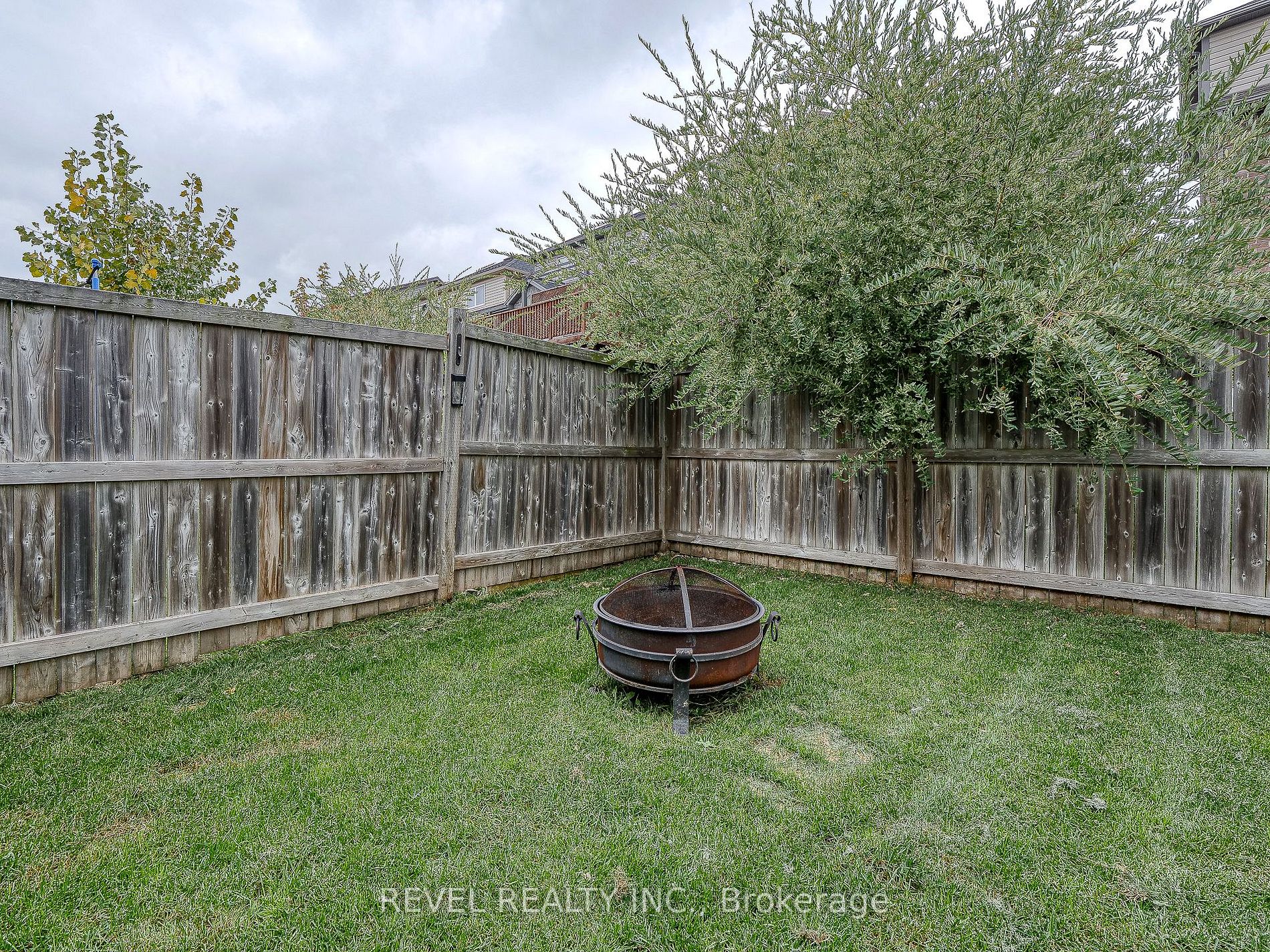 1055 Marquette Dr
