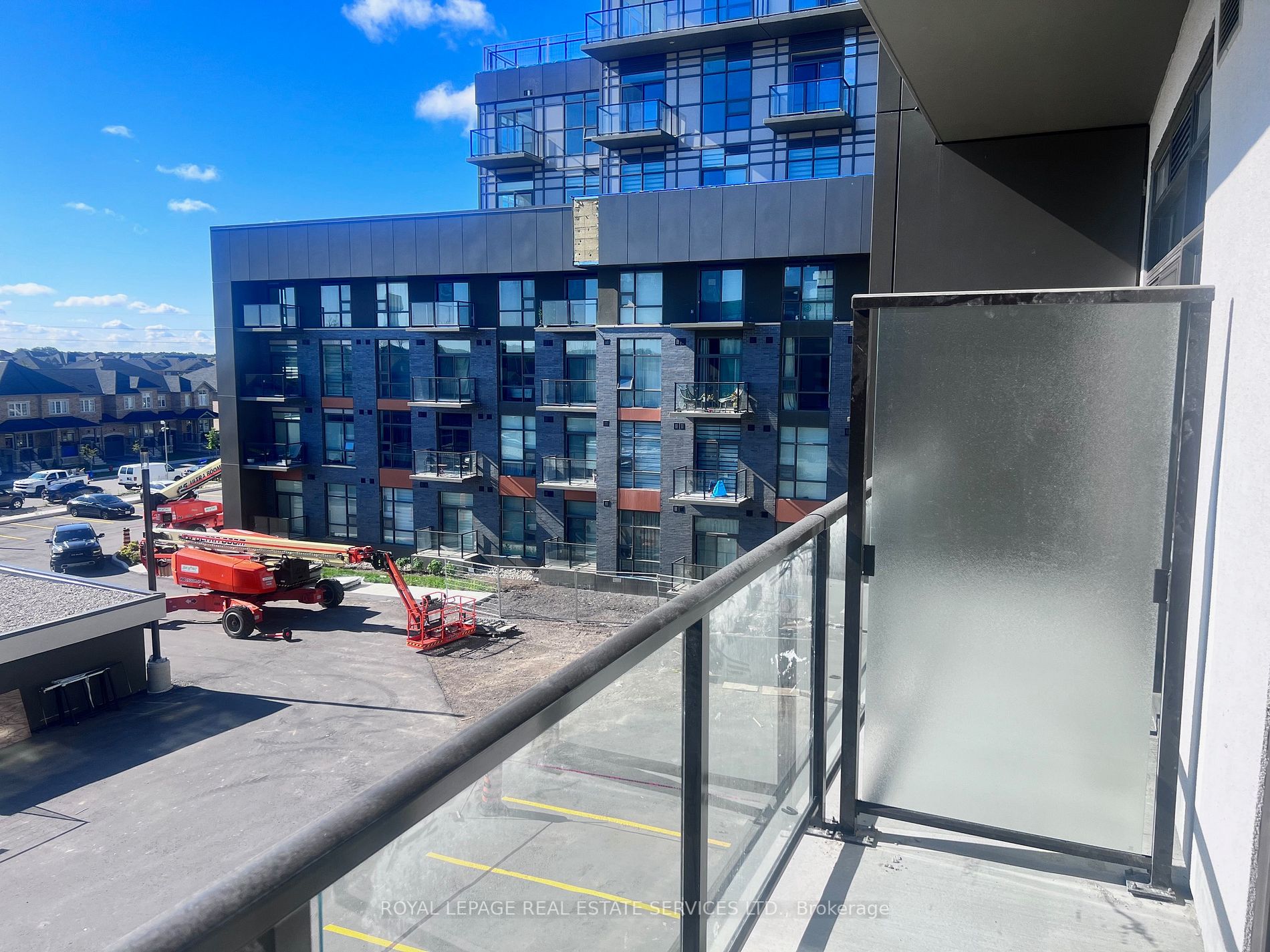 460 Dundas St E, #317