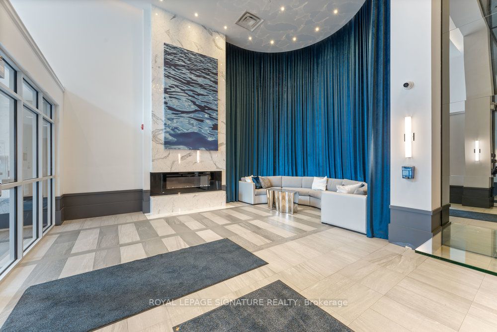 10 Concord Pl, #412