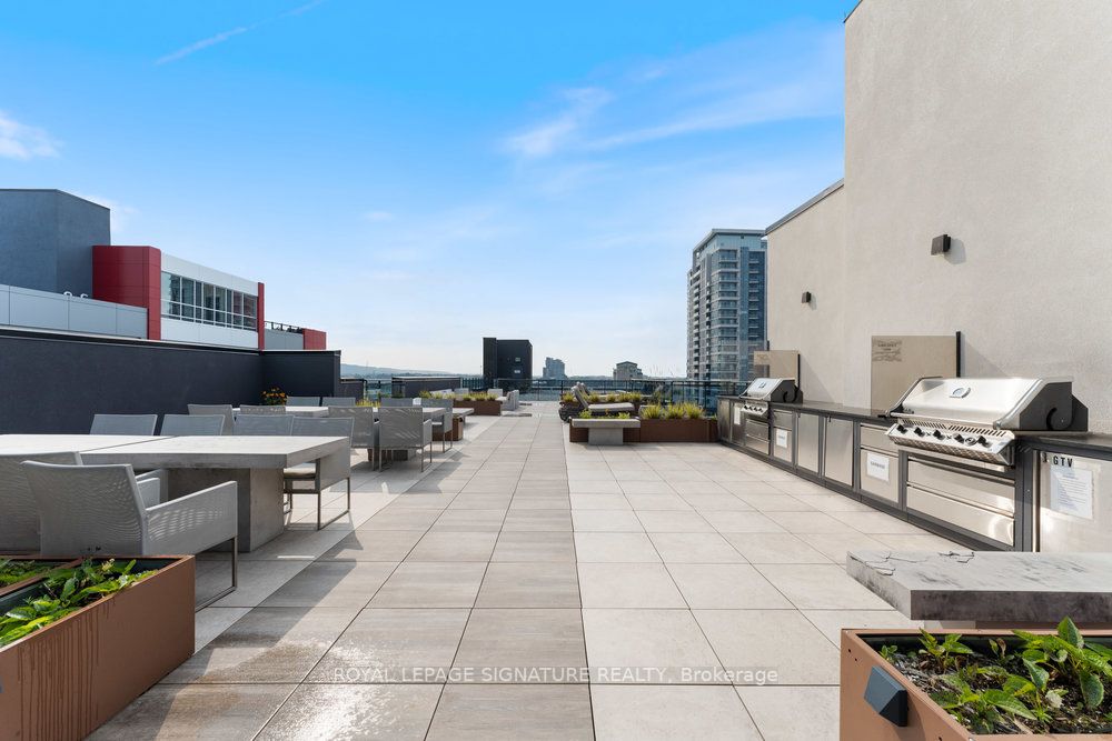 10 Concord Pl, #412