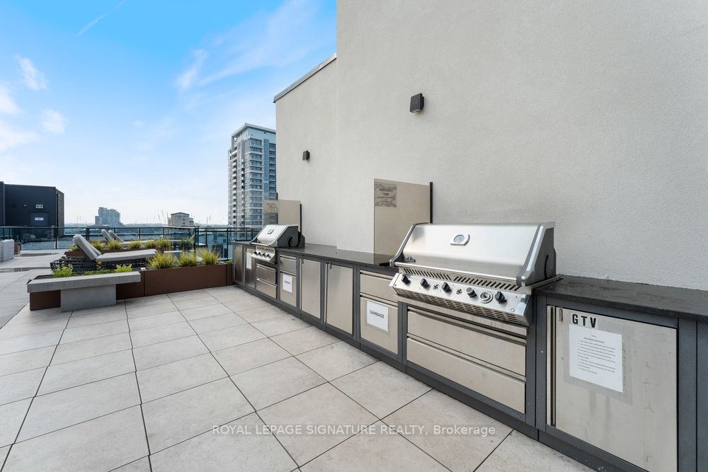 10 Concord Pl, #412