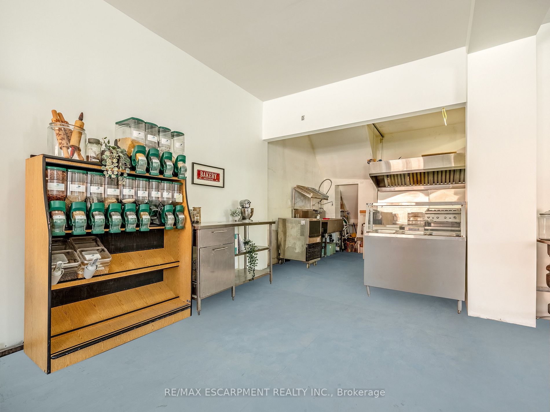100 Trafalgar Rd, #Main