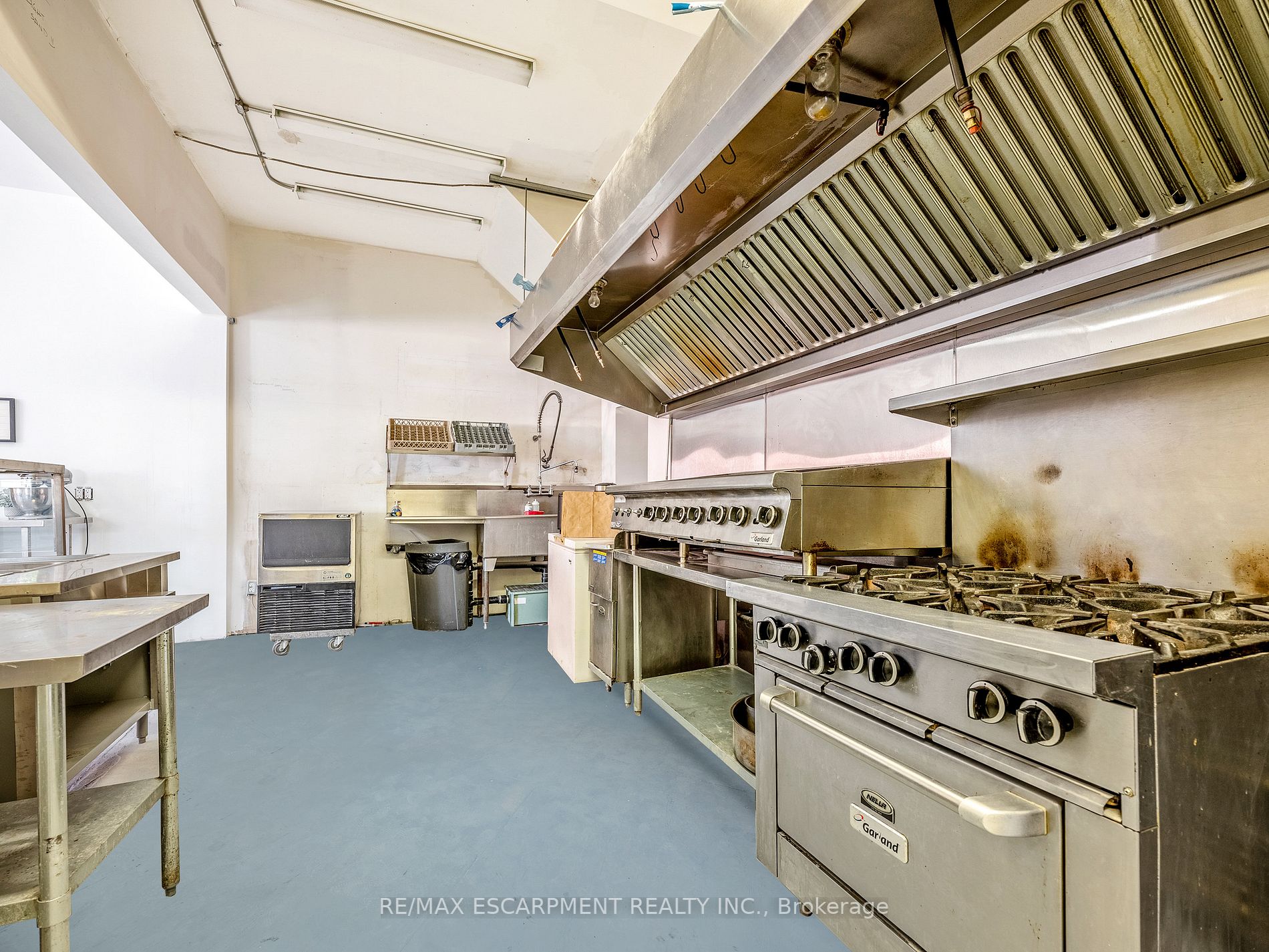 100 Trafalgar Rd, #Main