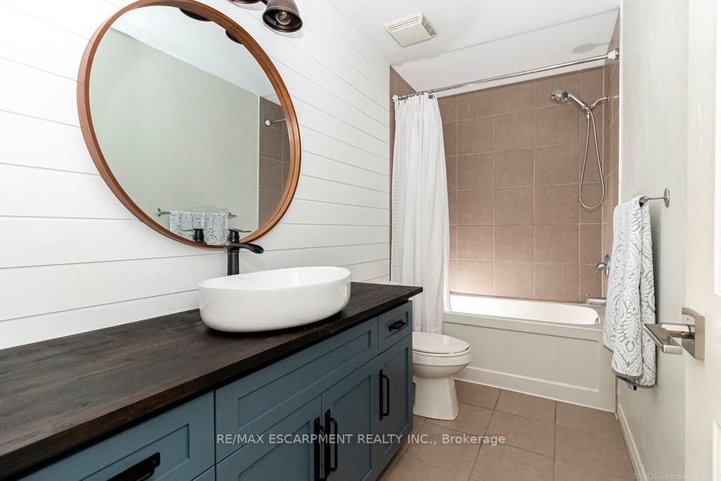 208 WESTBANK Trail