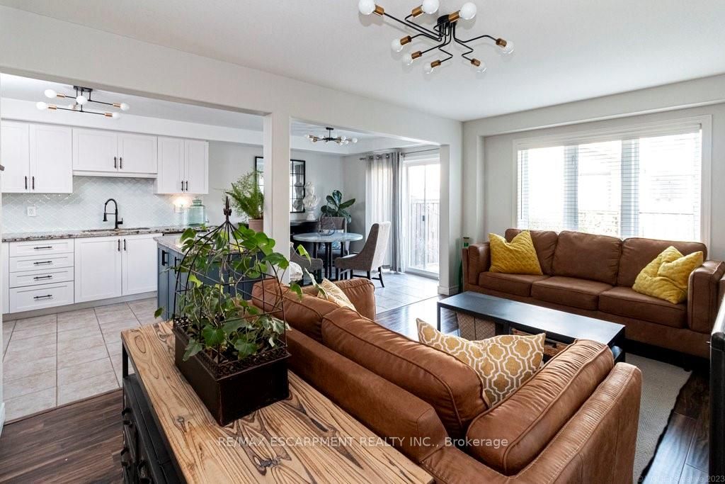 208 WESTBANK Trail