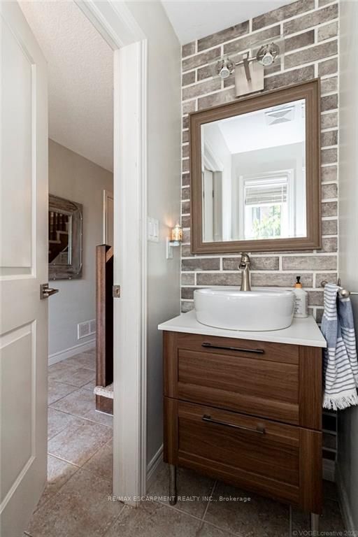 208 WESTBANK Trail