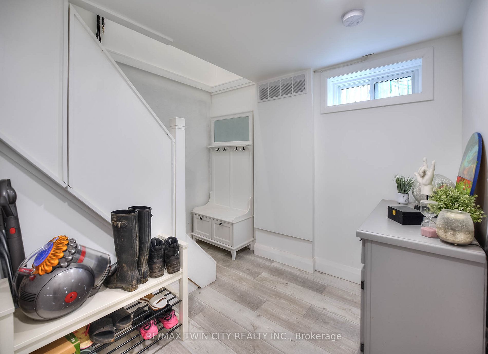 44 Alexander Ave