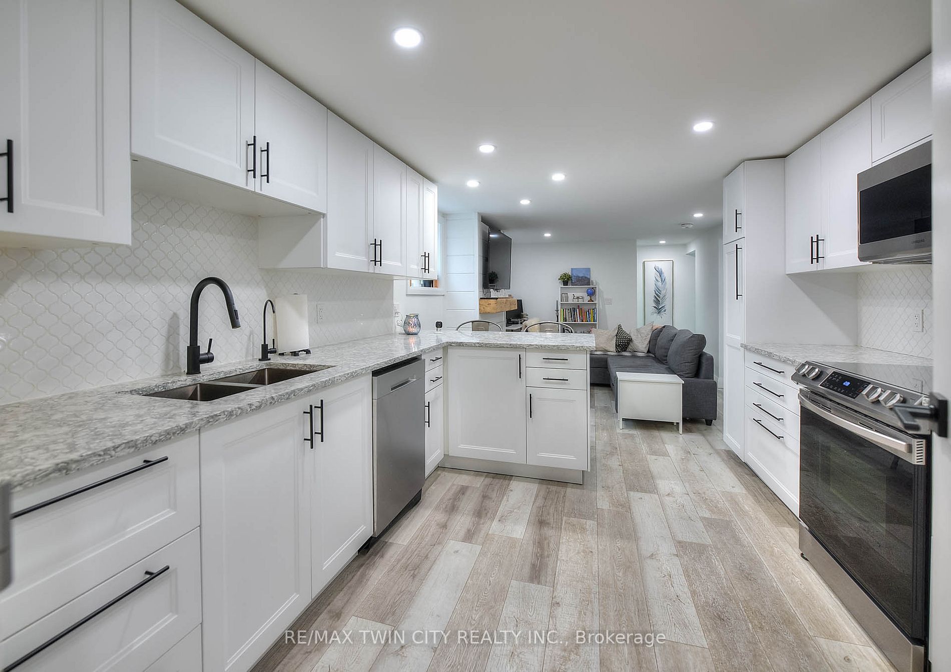 44 Alexander Ave