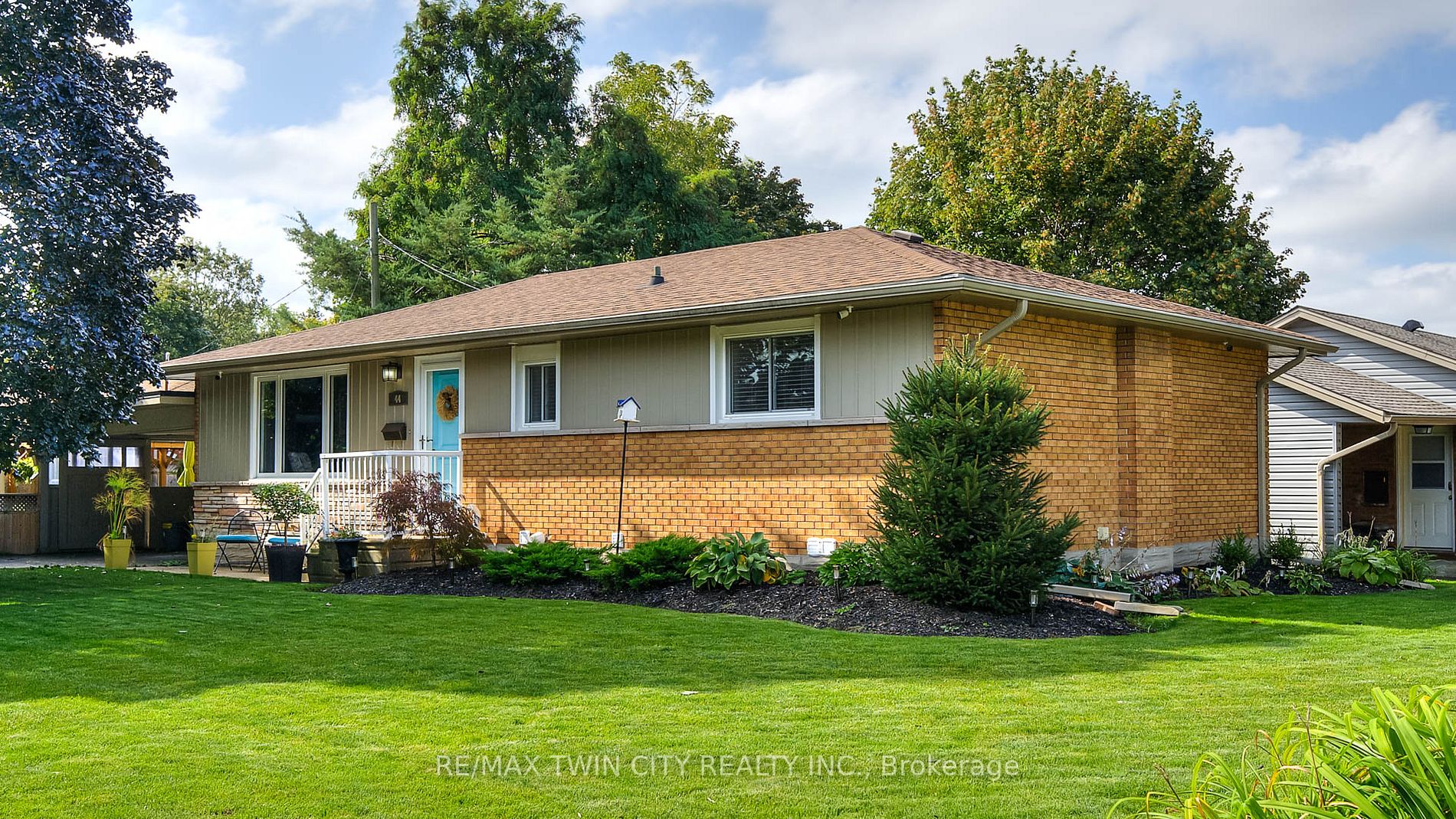 44 Alexander Ave