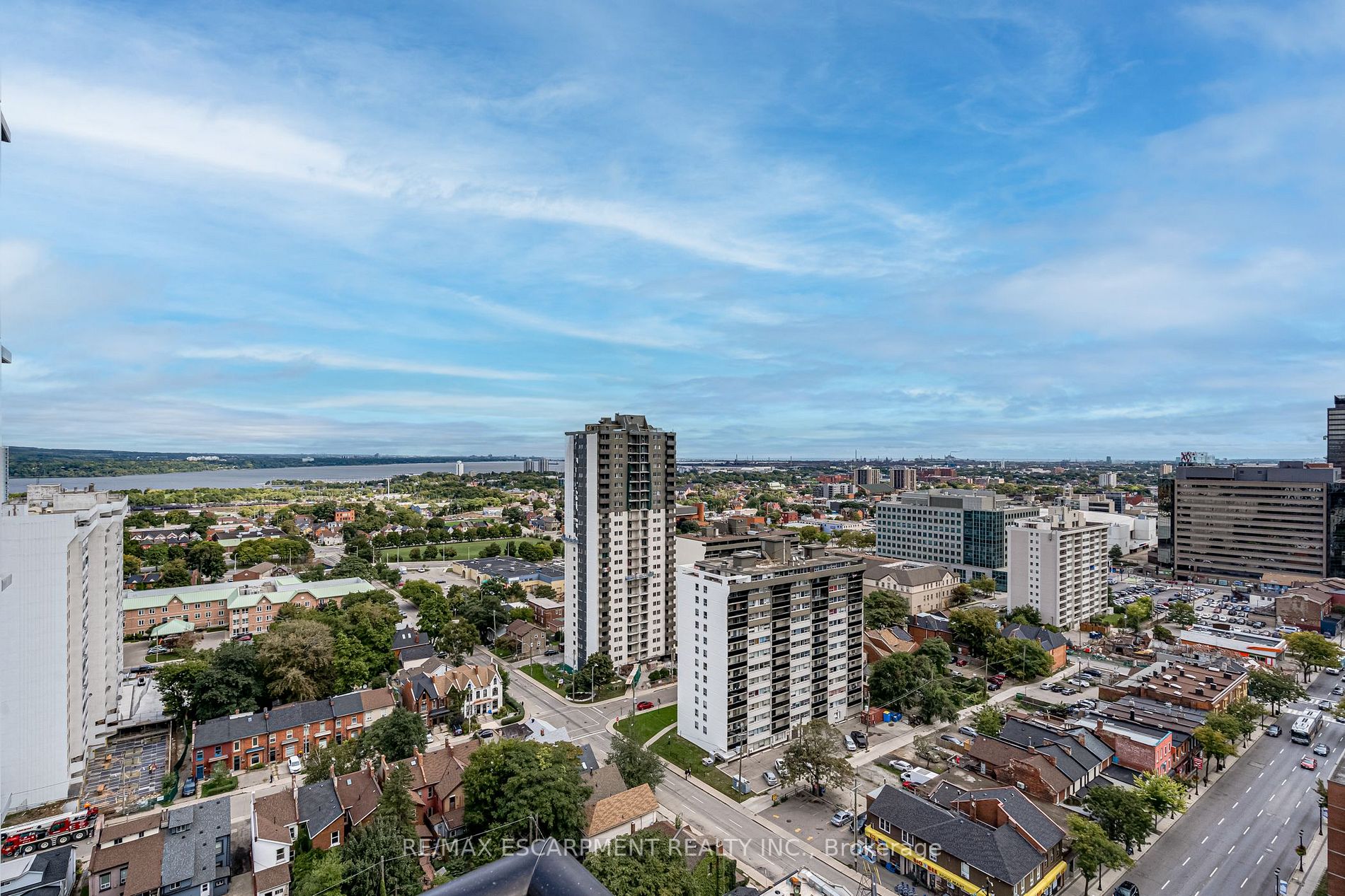 15 Queen St S, #1712