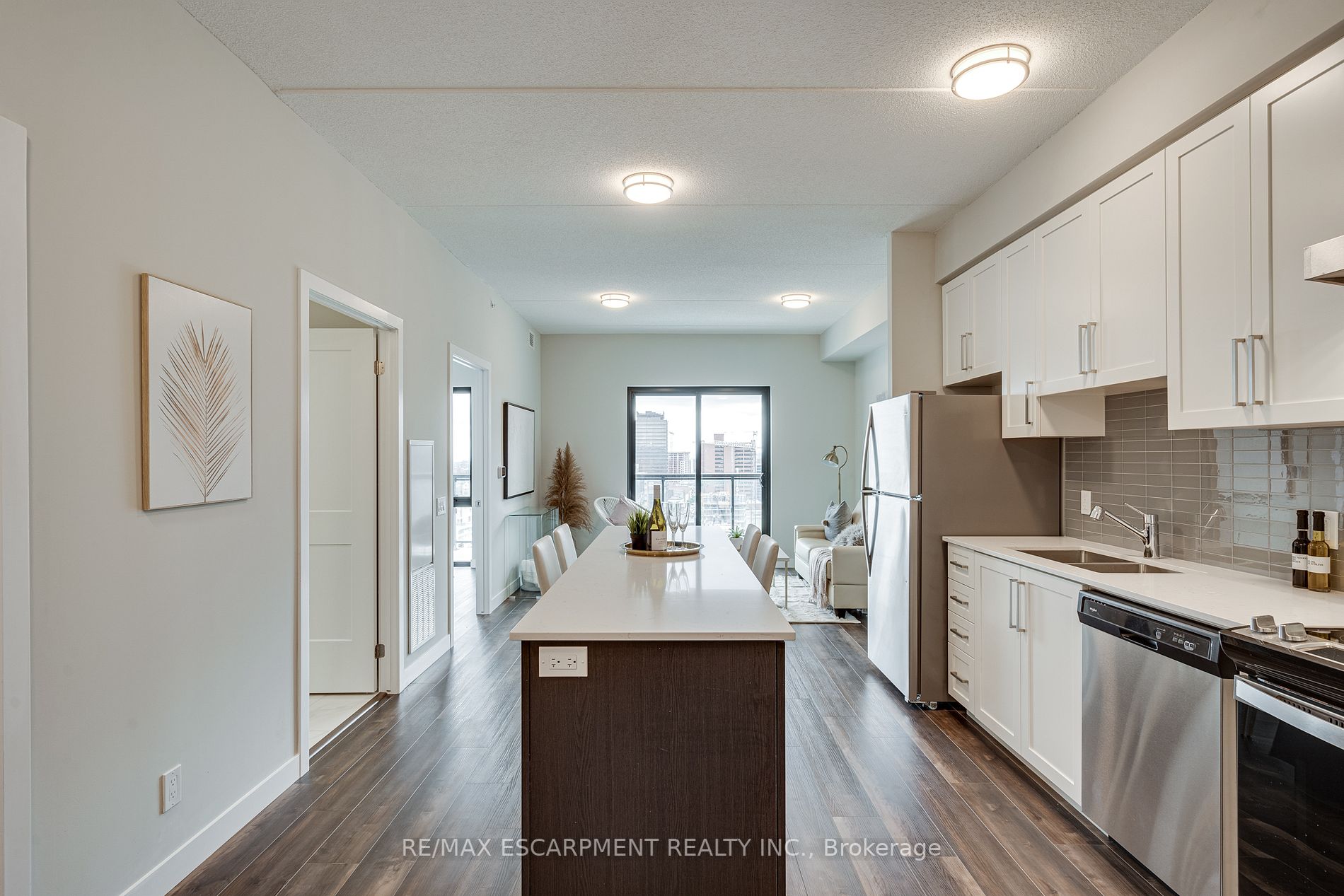 15 Queen St S, #1712