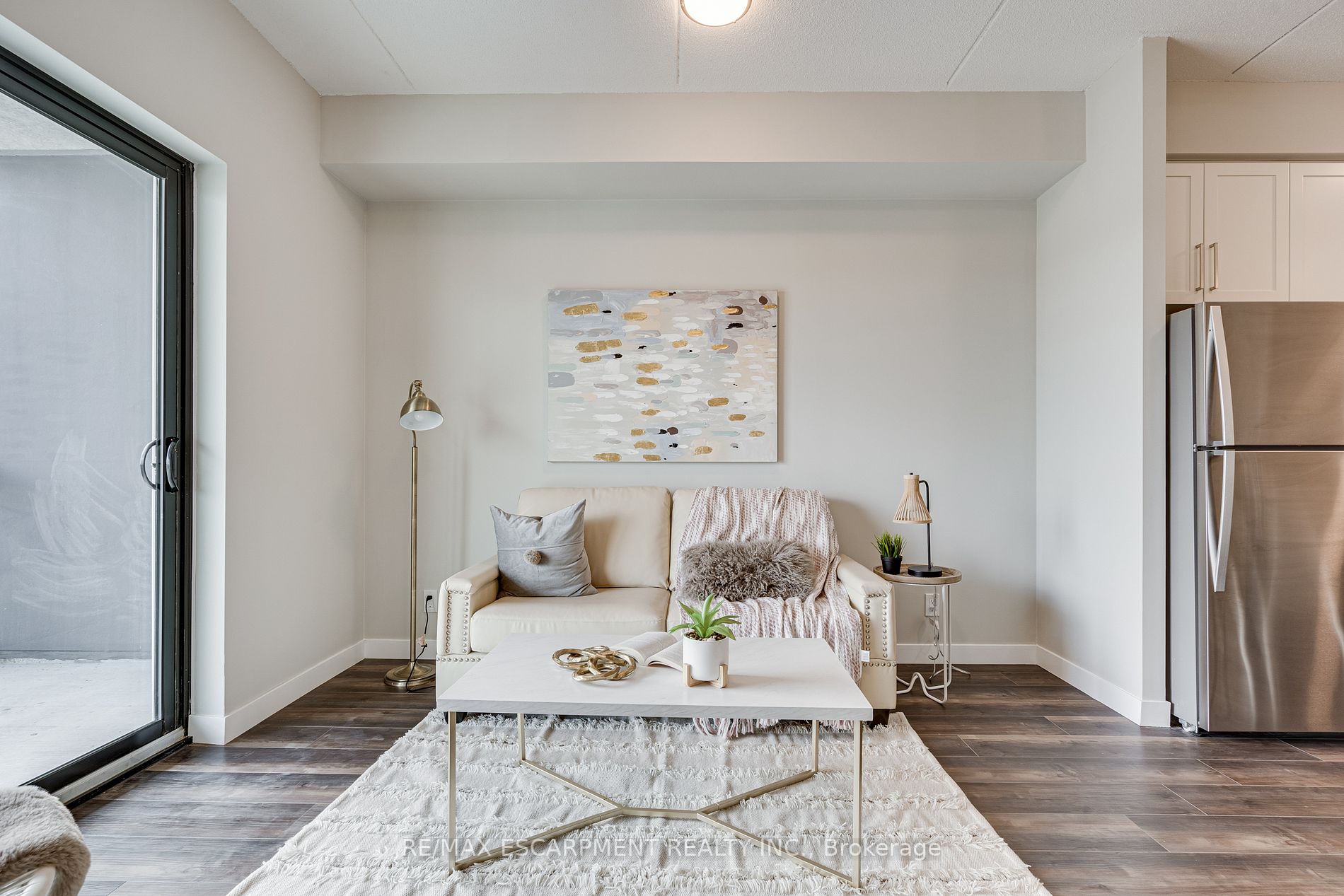 15 Queen St S, #1712