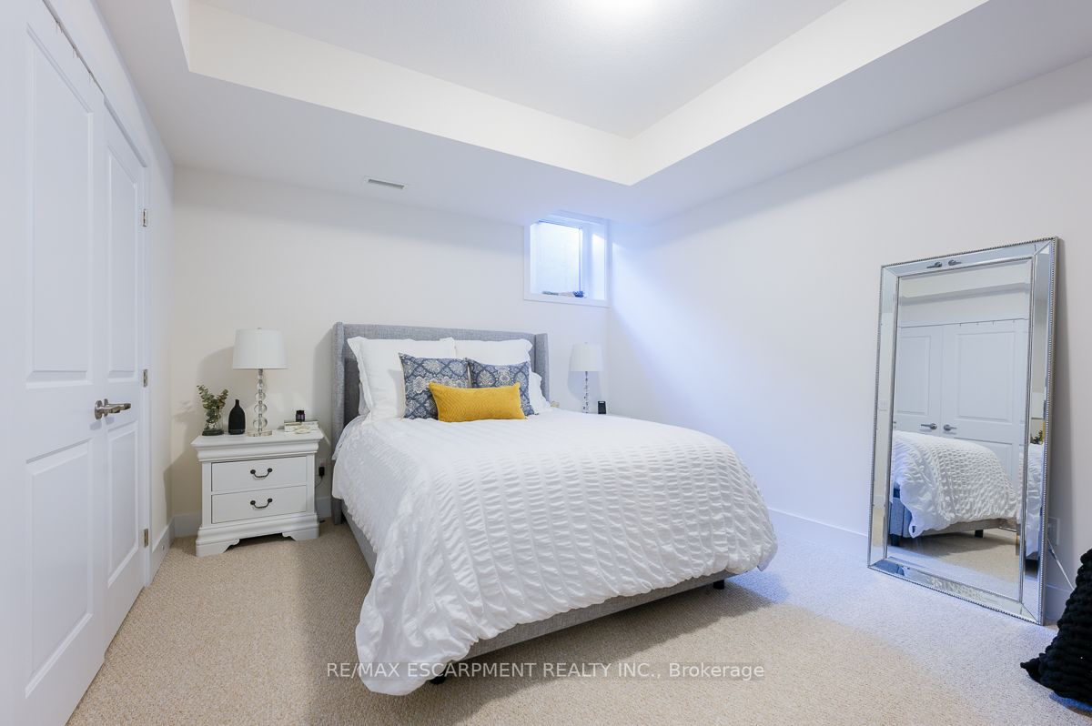 261 Skinner Rd W, #14