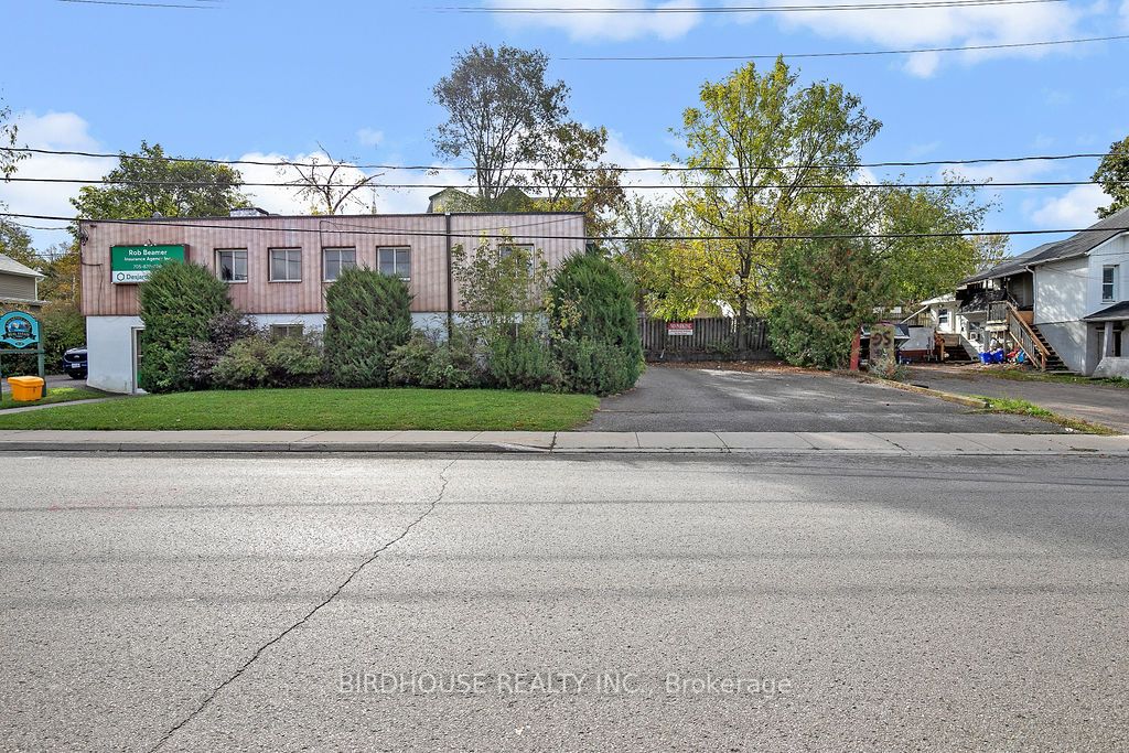 31 Kent St E