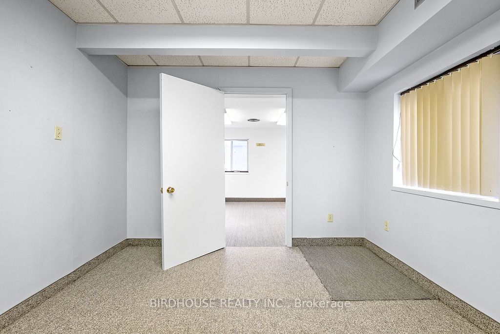 31 Kent St E