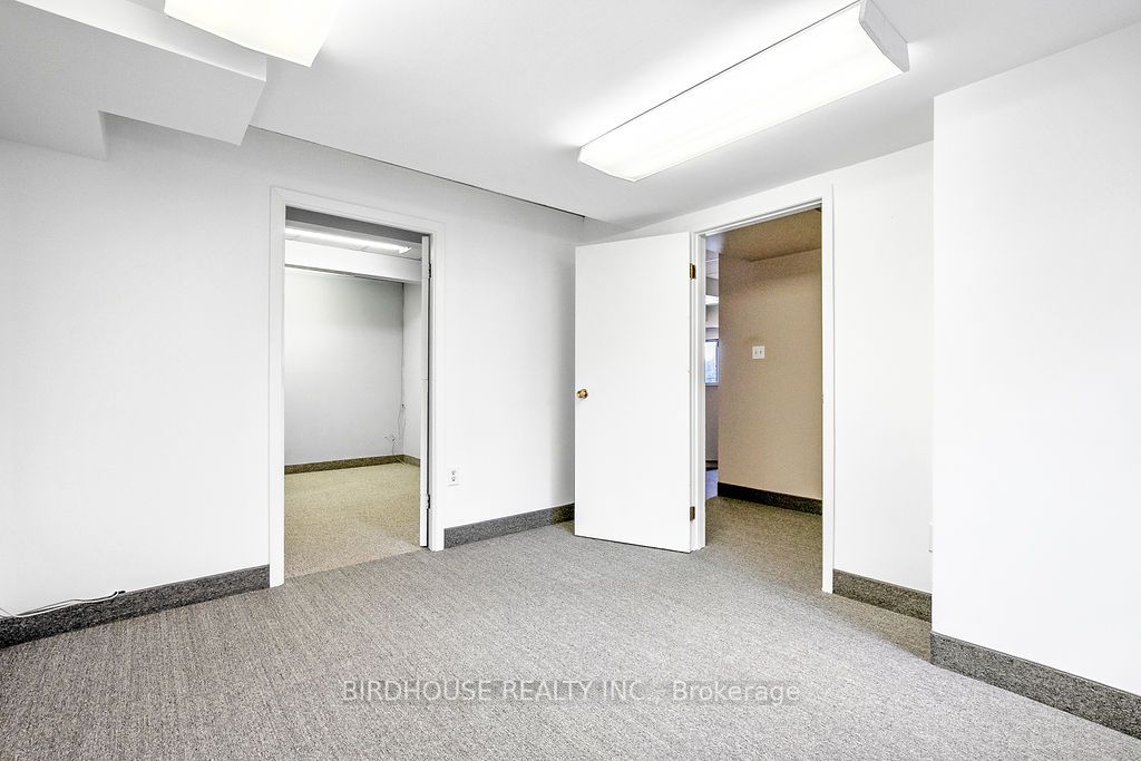 31 Kent St E