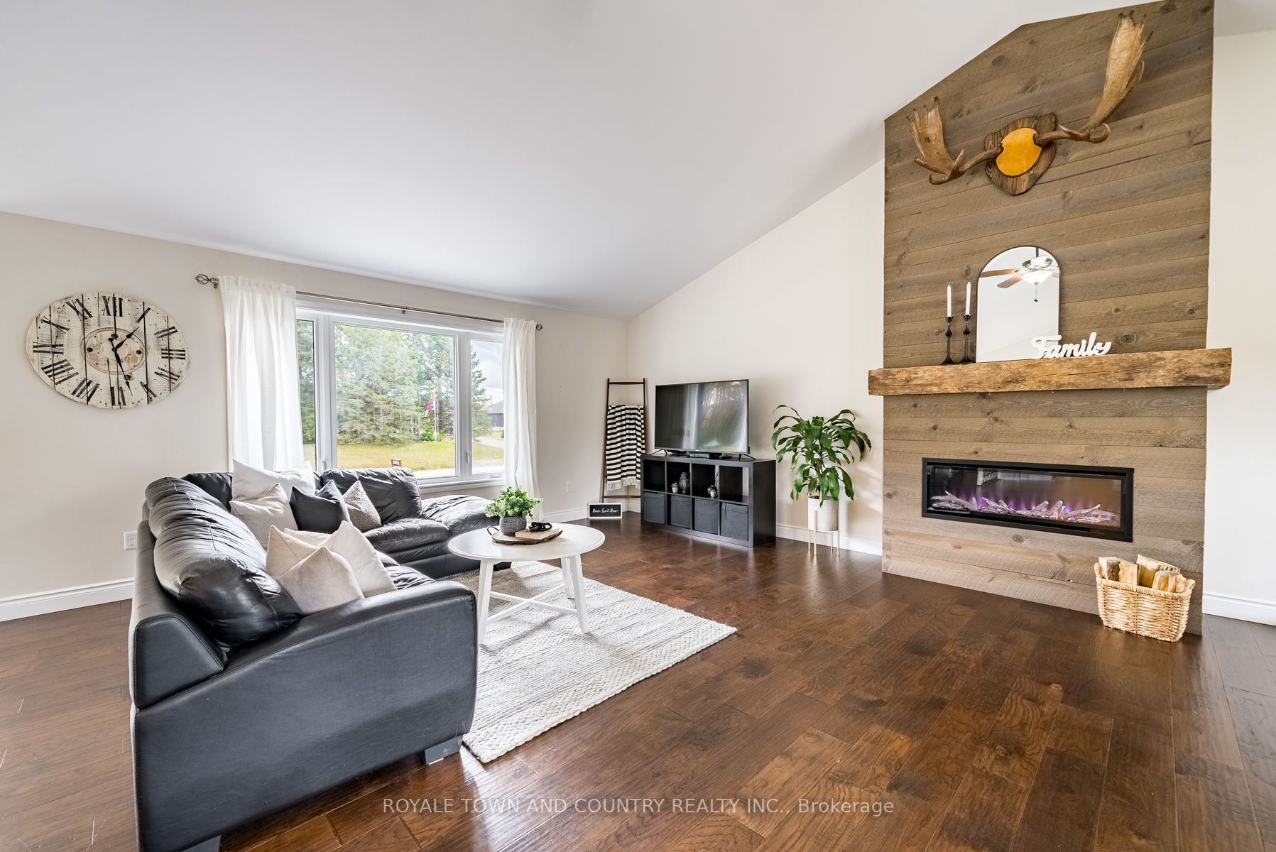 7 Rustlewood Avenue