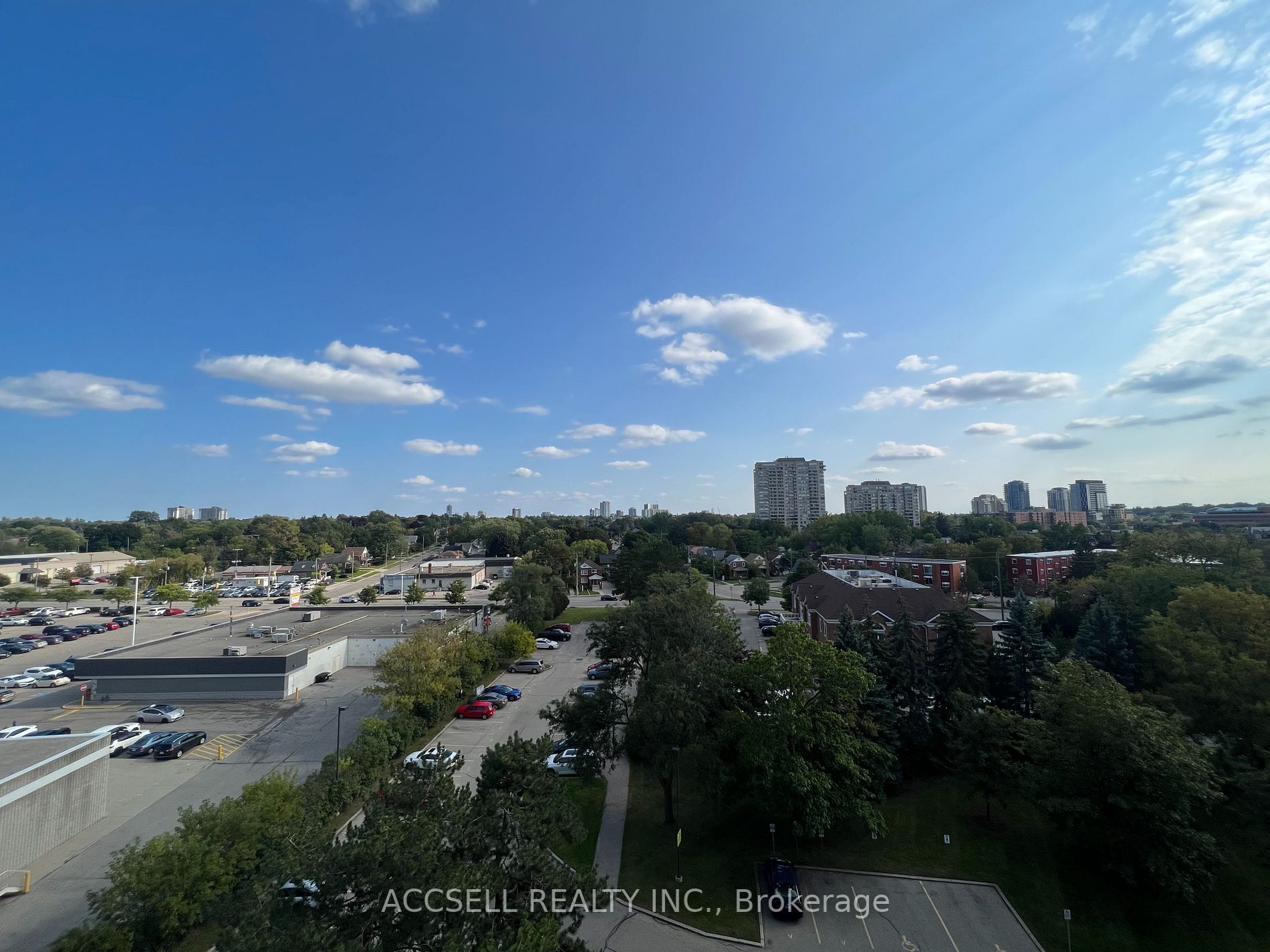 58 Bridgeport Rd E, #807