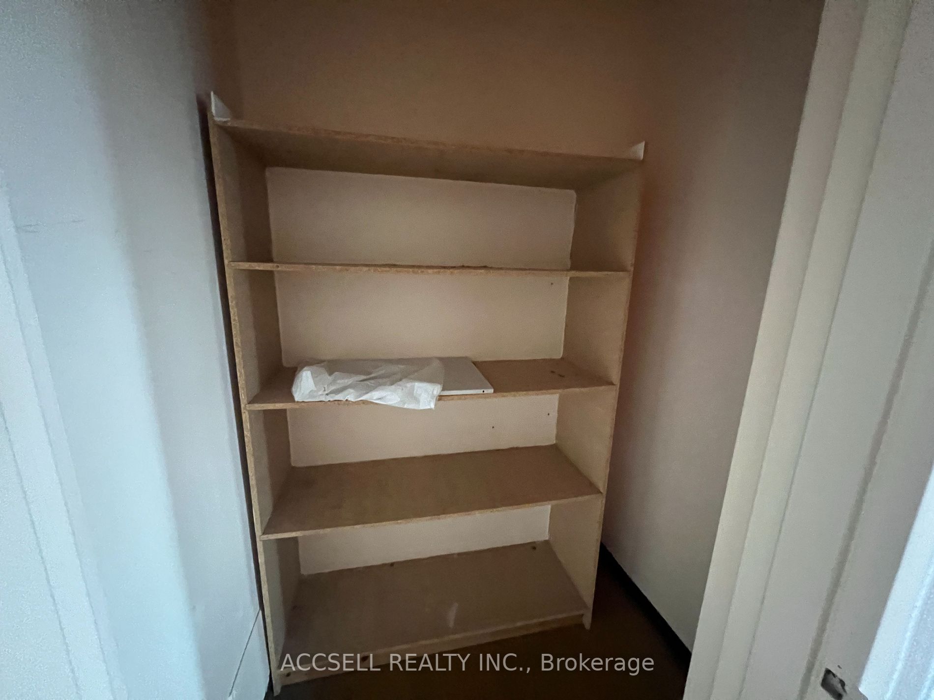 58 Bridgeport Rd E, #807