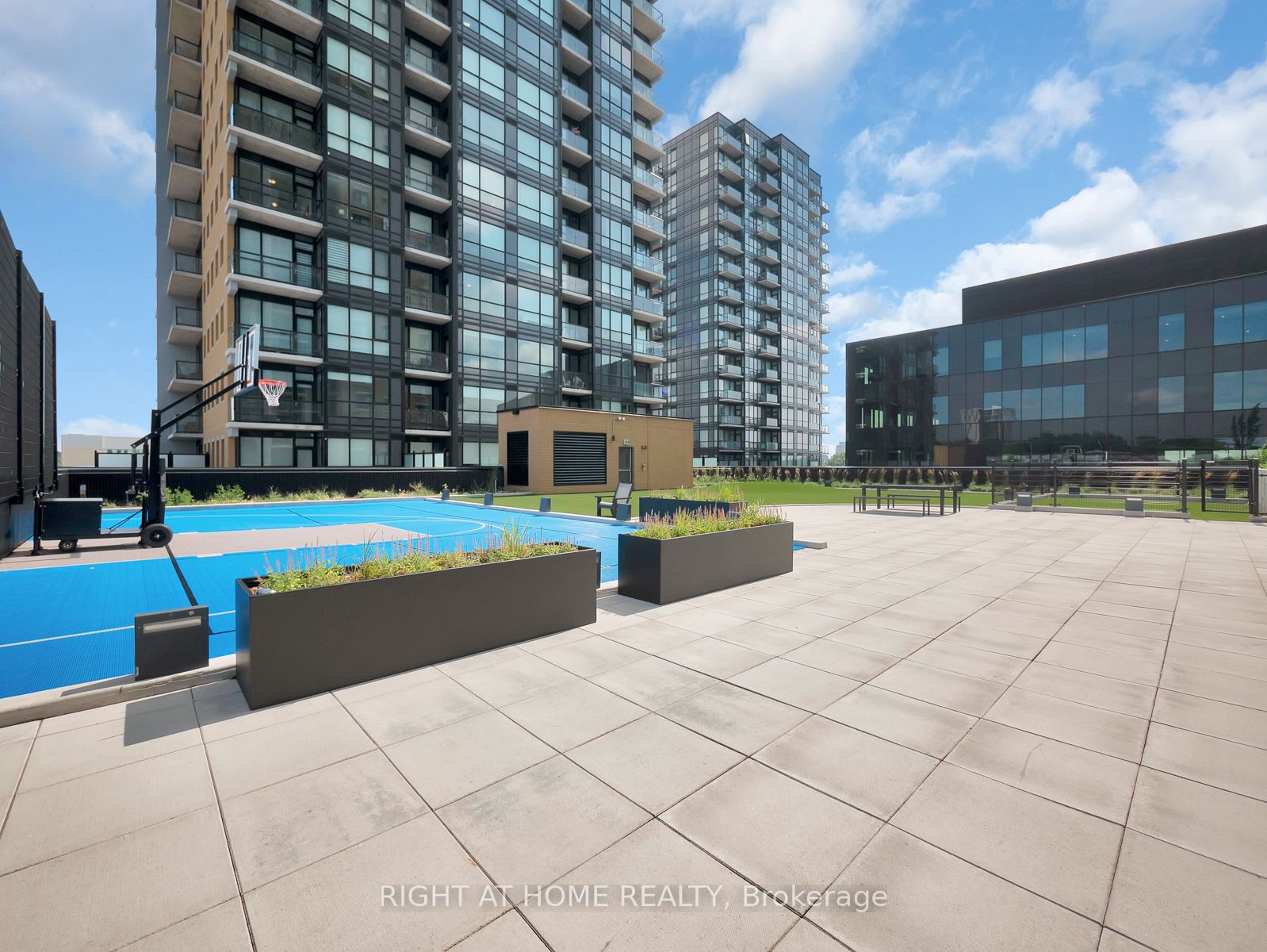 108 Garment St, #2303