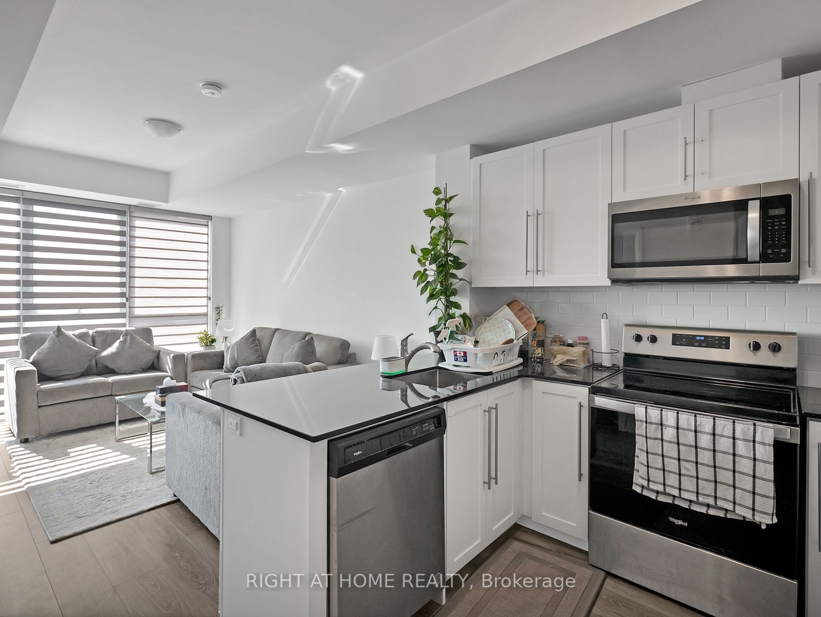 108 Garment St, #2303