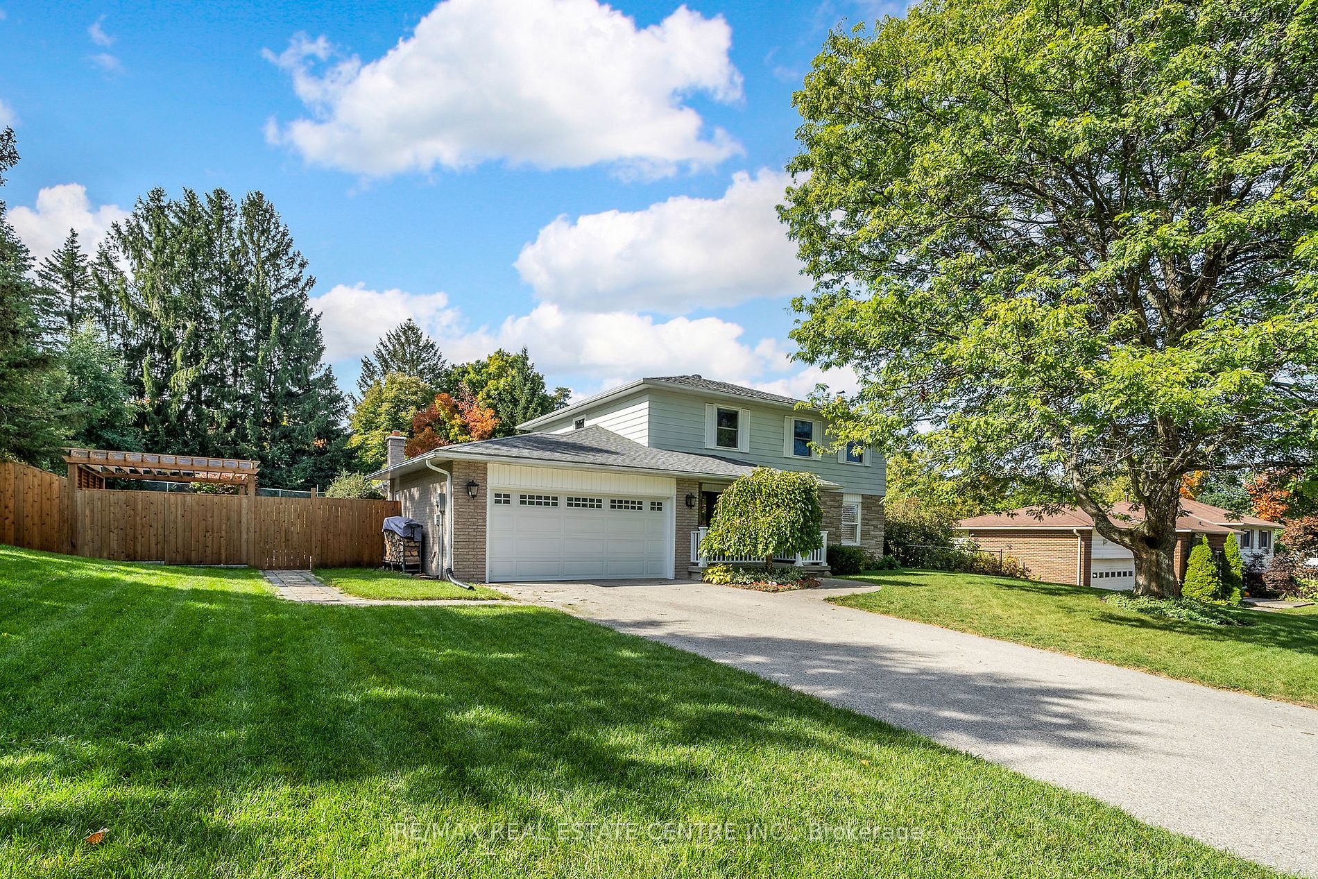 26 Delerin Cres