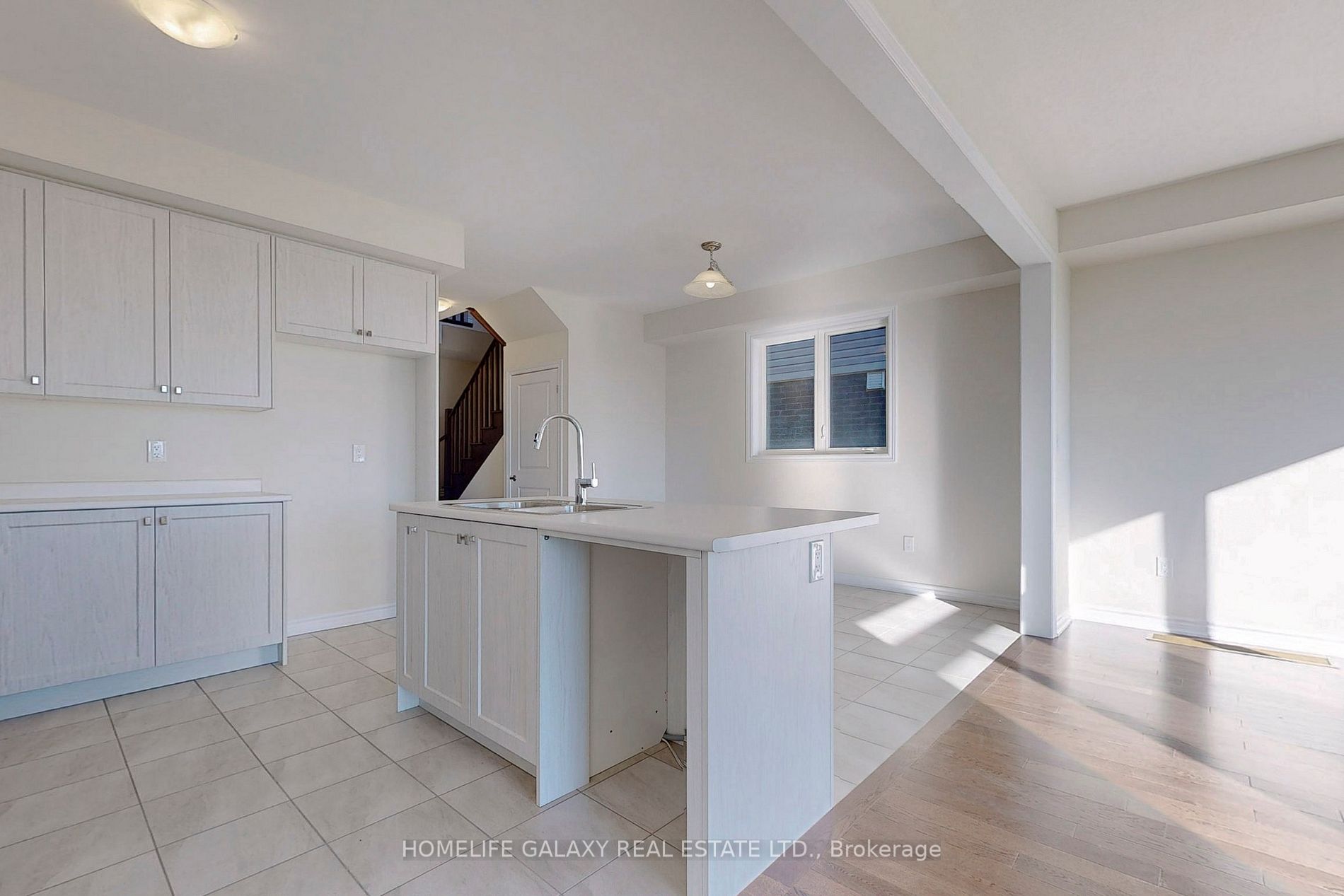 382 Barker Parkway