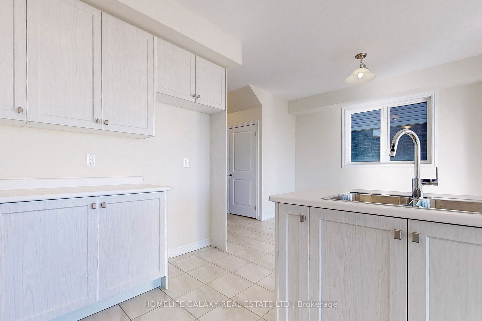 382 Barker Parkway