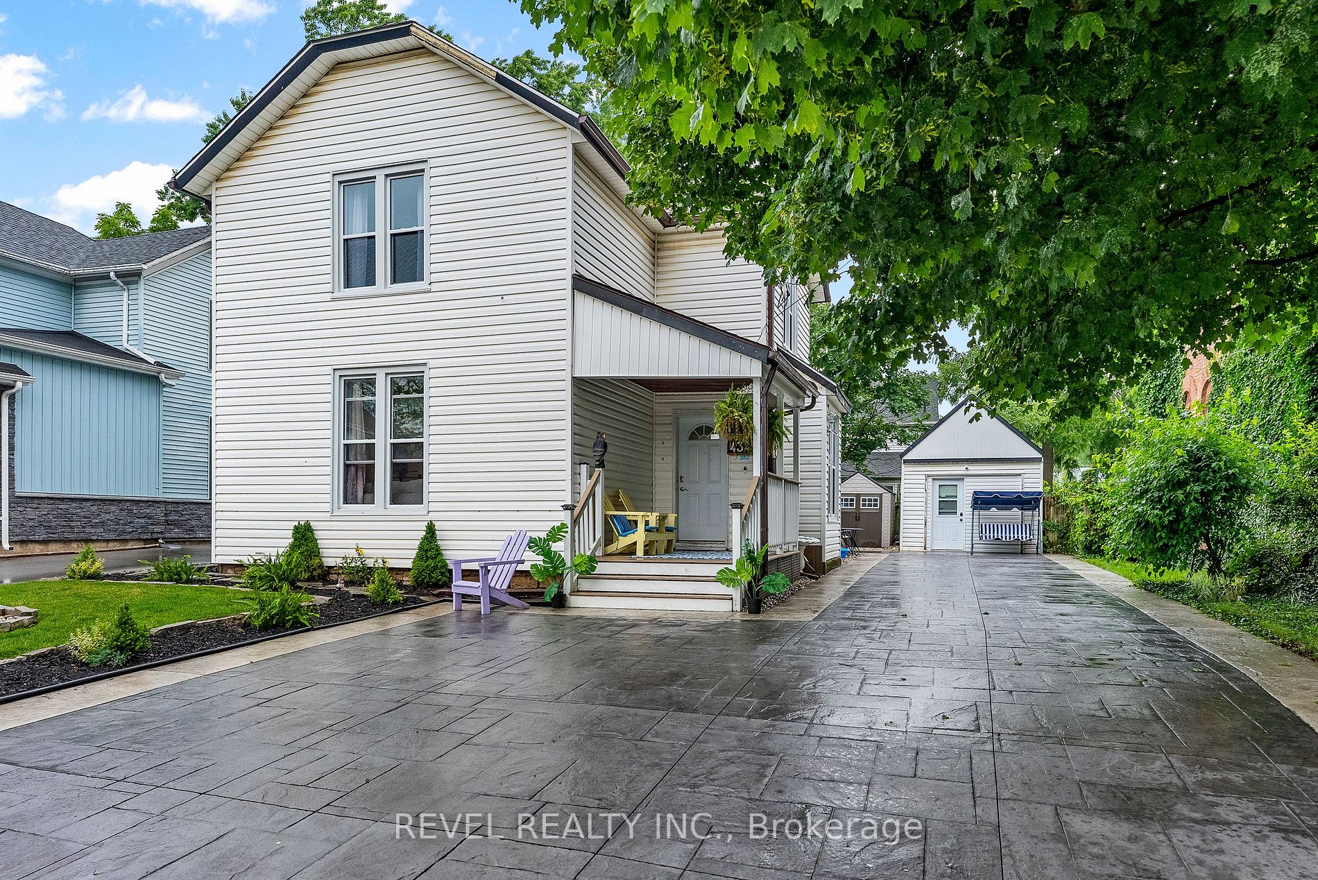 4347 Simcoe St