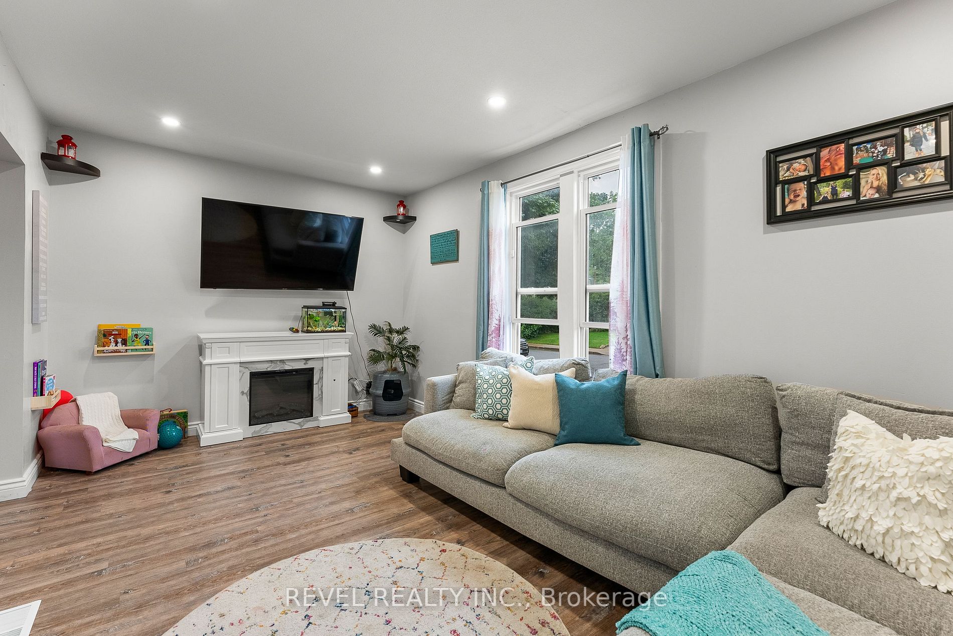 4347 Simcoe St
