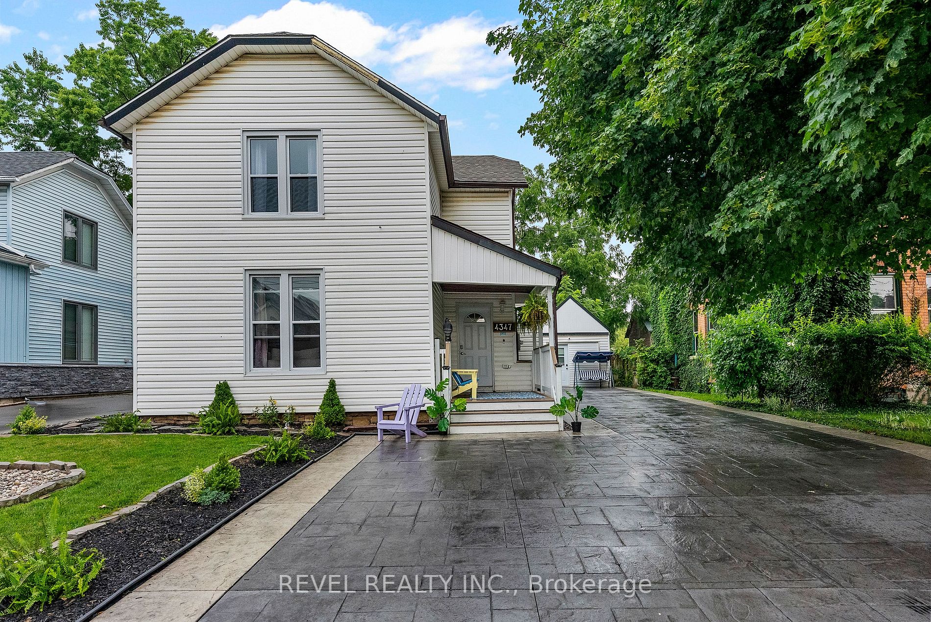 4347 Simcoe St