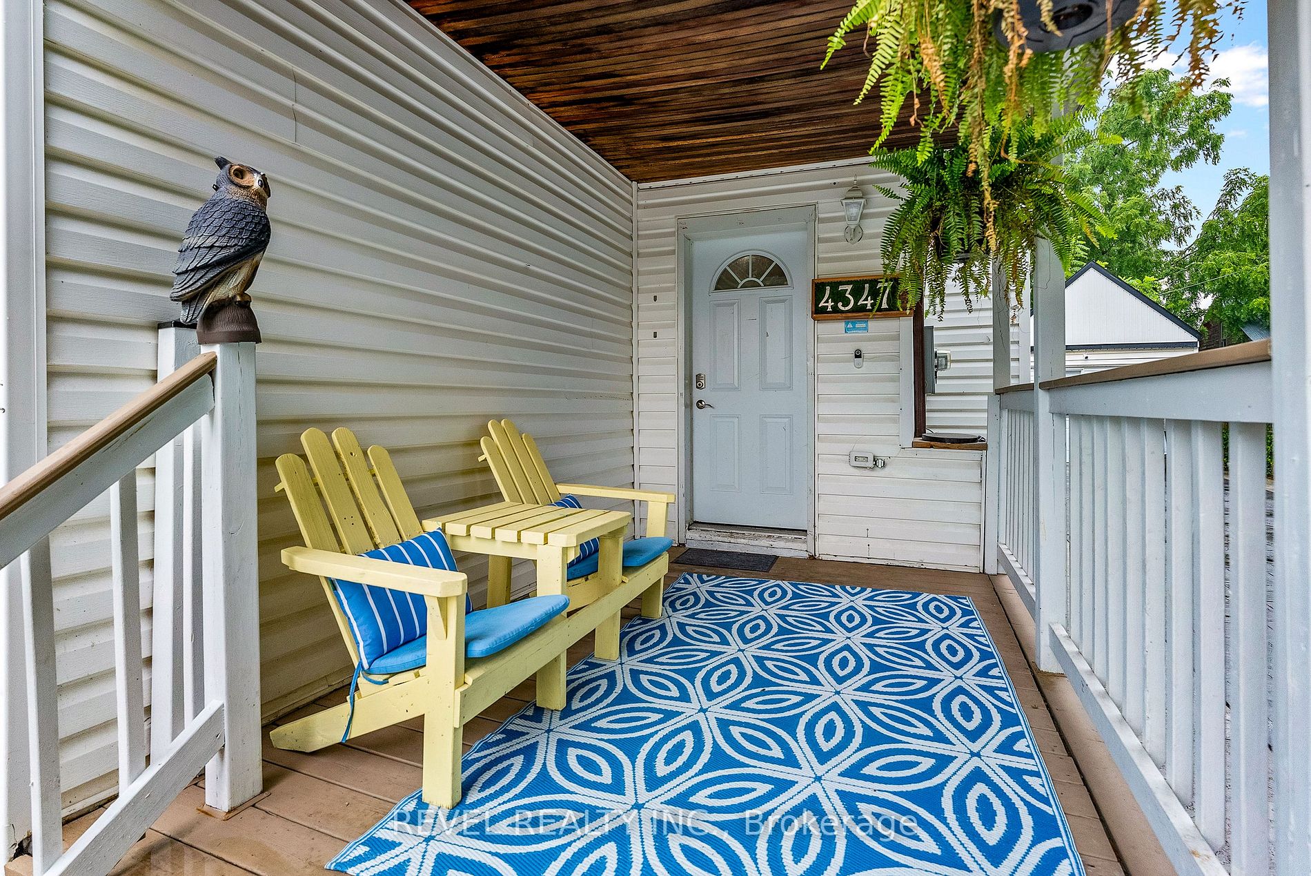 4347 Simcoe St