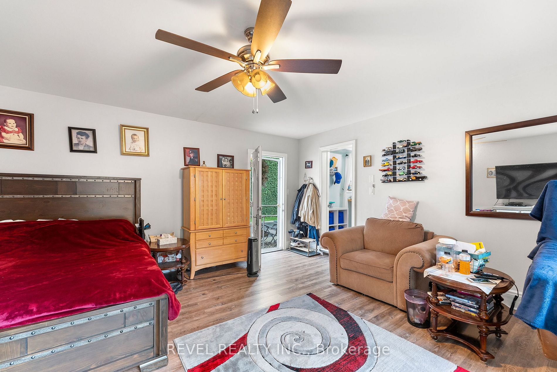 4347 Simcoe St