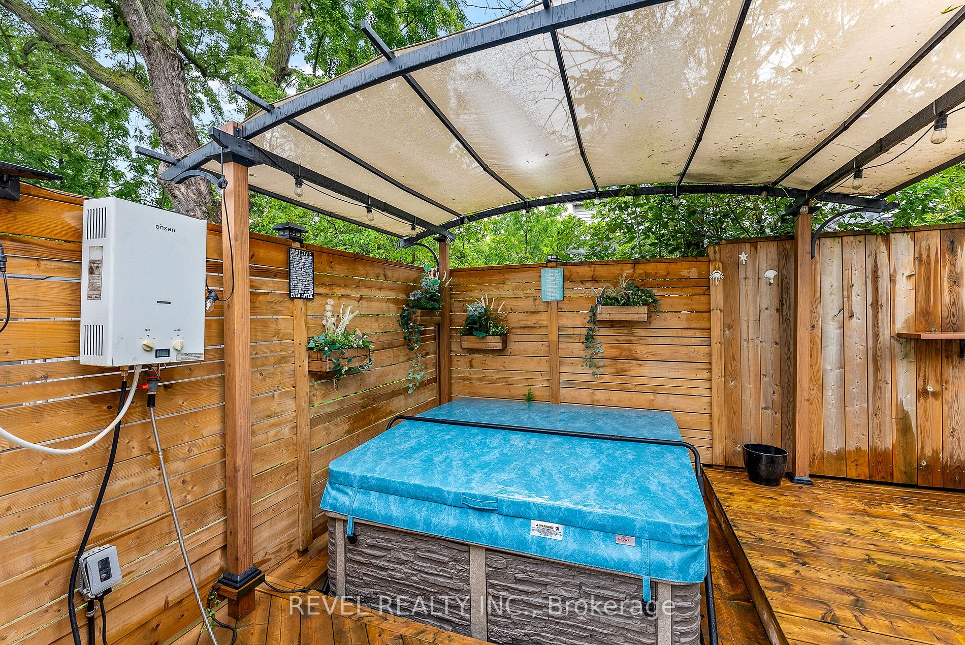 4347 Simcoe St