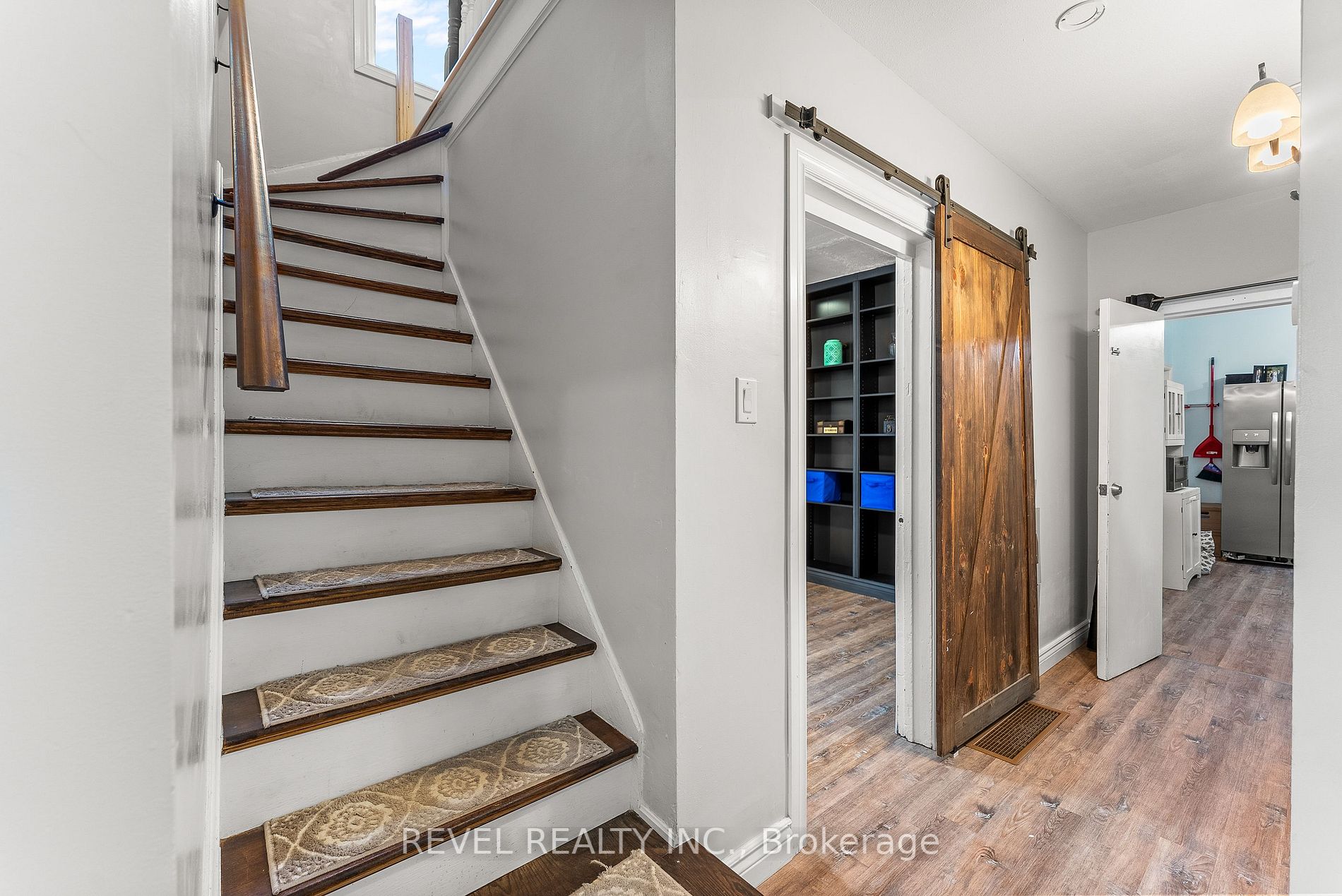 4347 Simcoe St