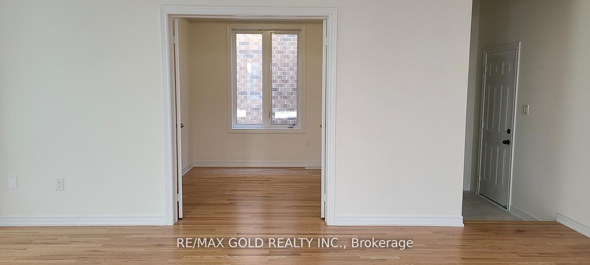 500 Black Cherry Crescent, #Upper