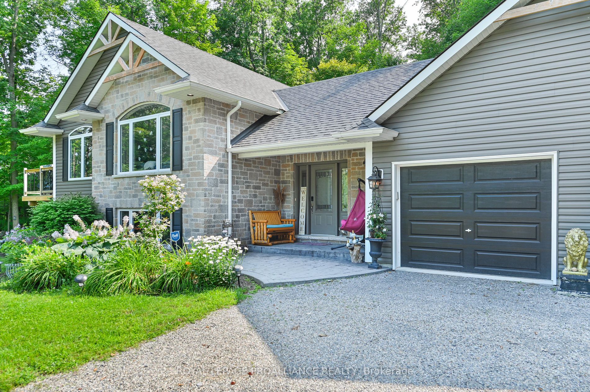 32 Vicari Rd