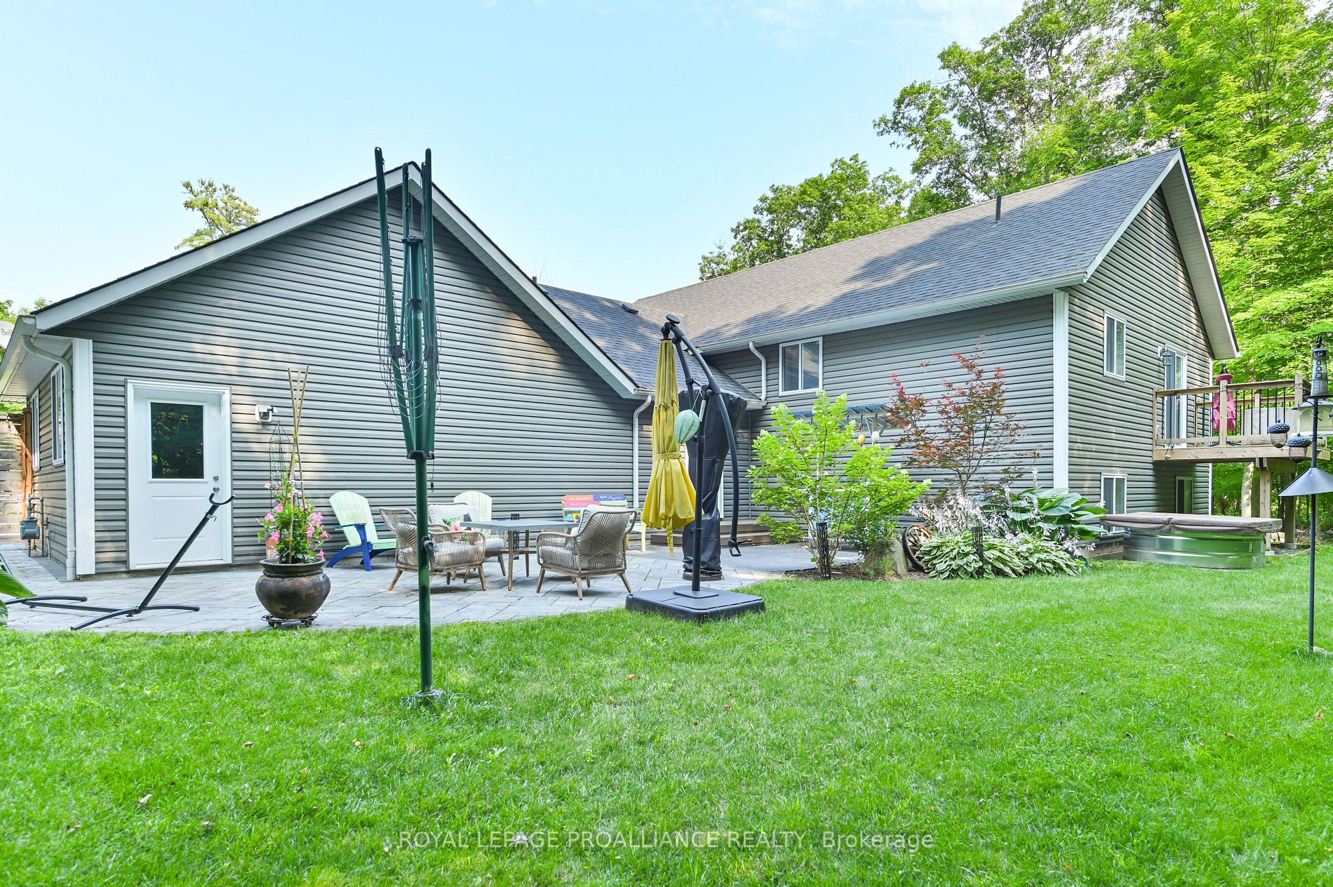 32 Vicari Rd