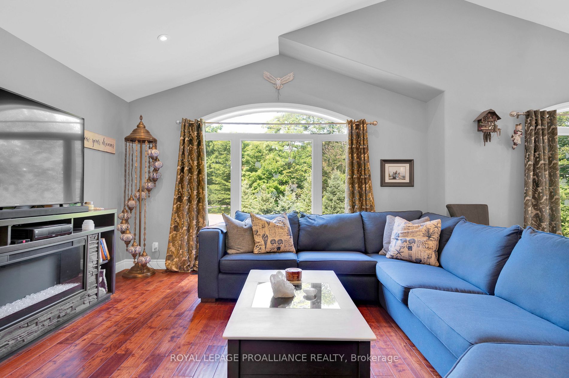 32 Vicari Rd