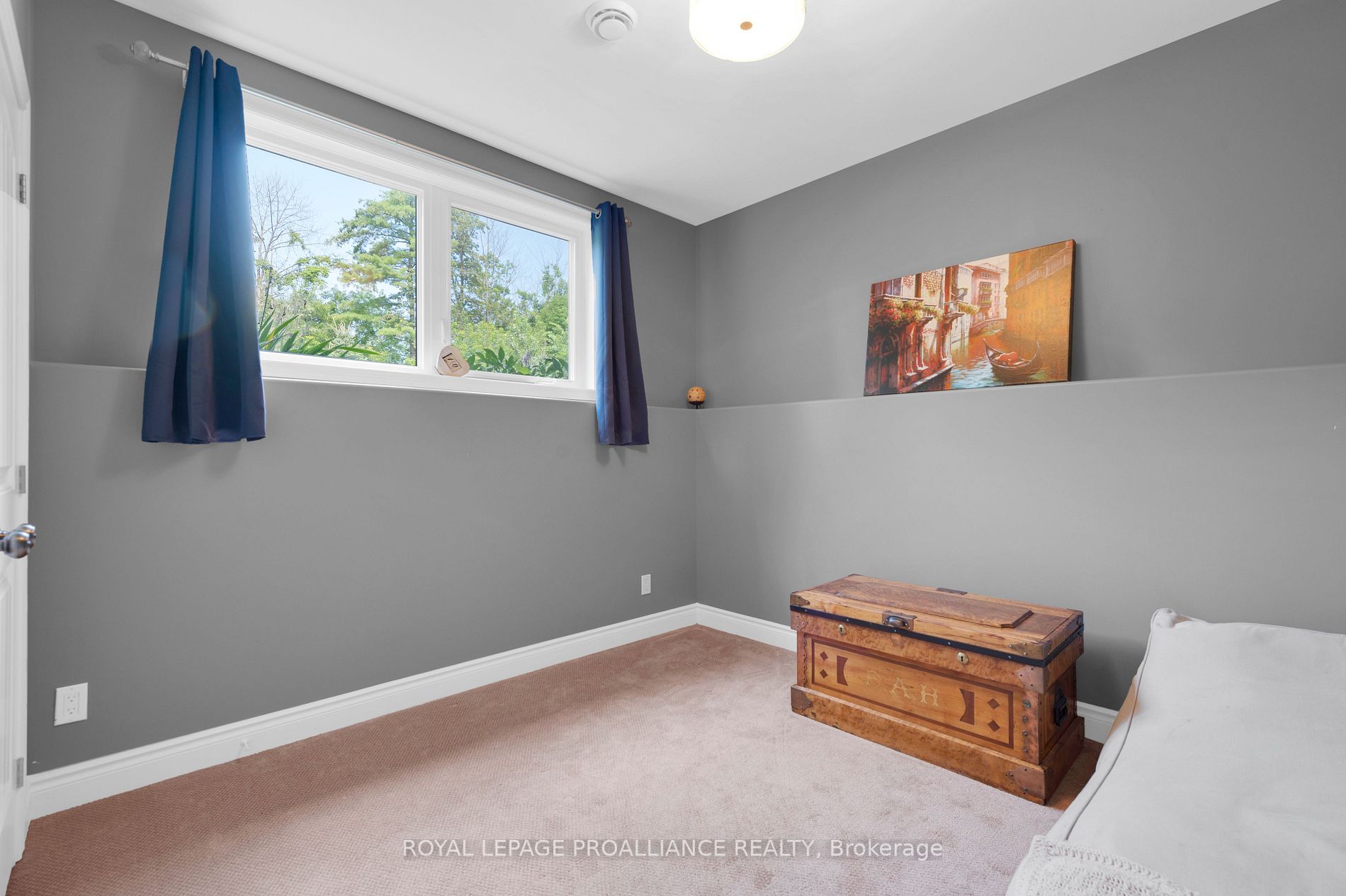 32 Vicari Rd