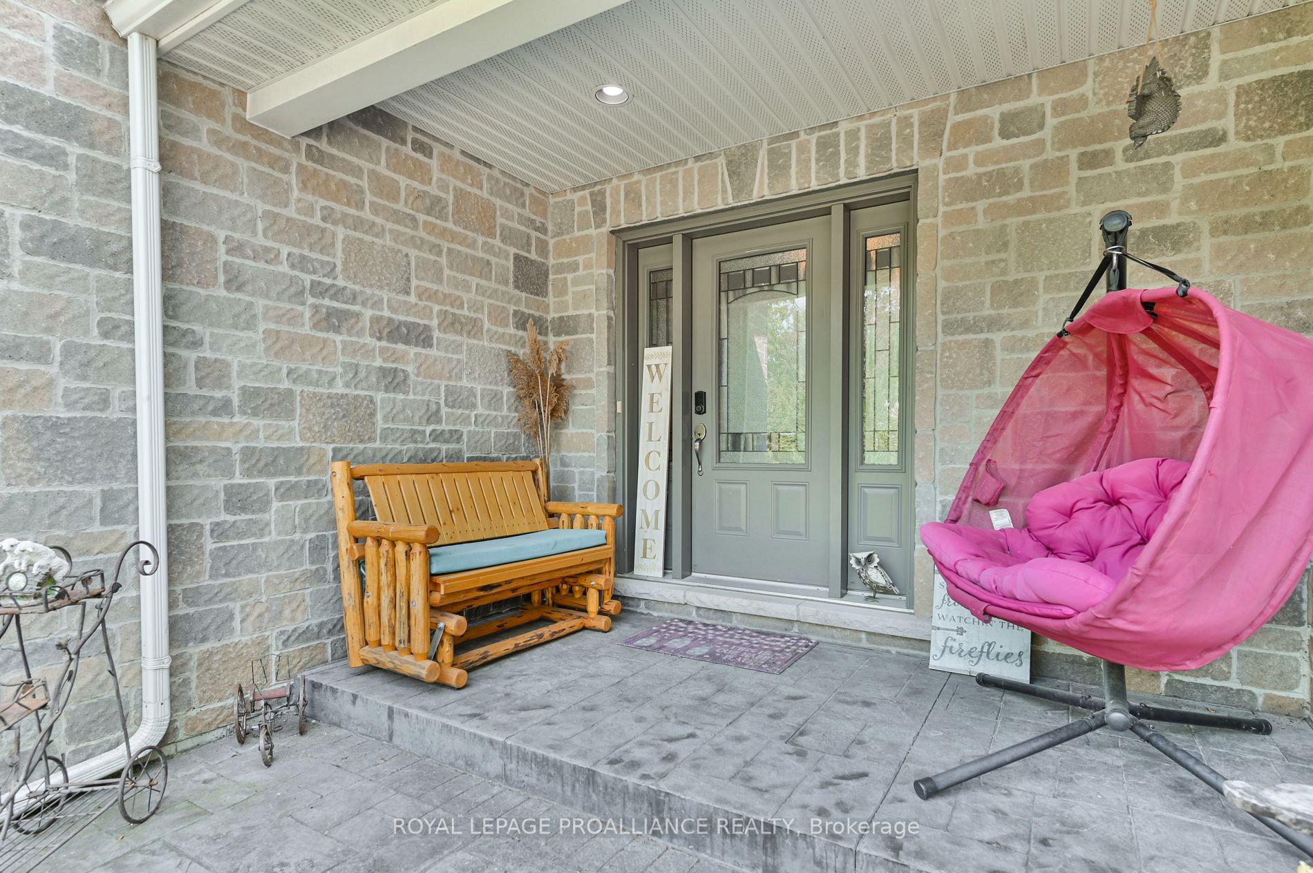 32 Vicari Rd