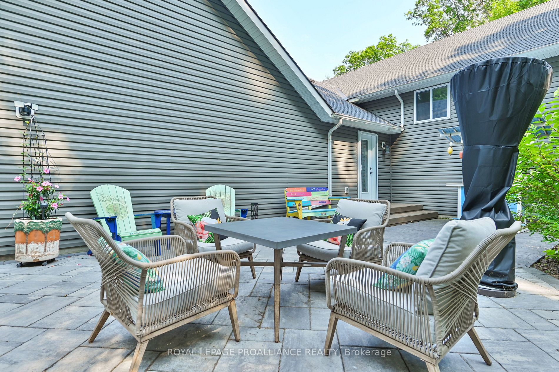32 Vicari Rd