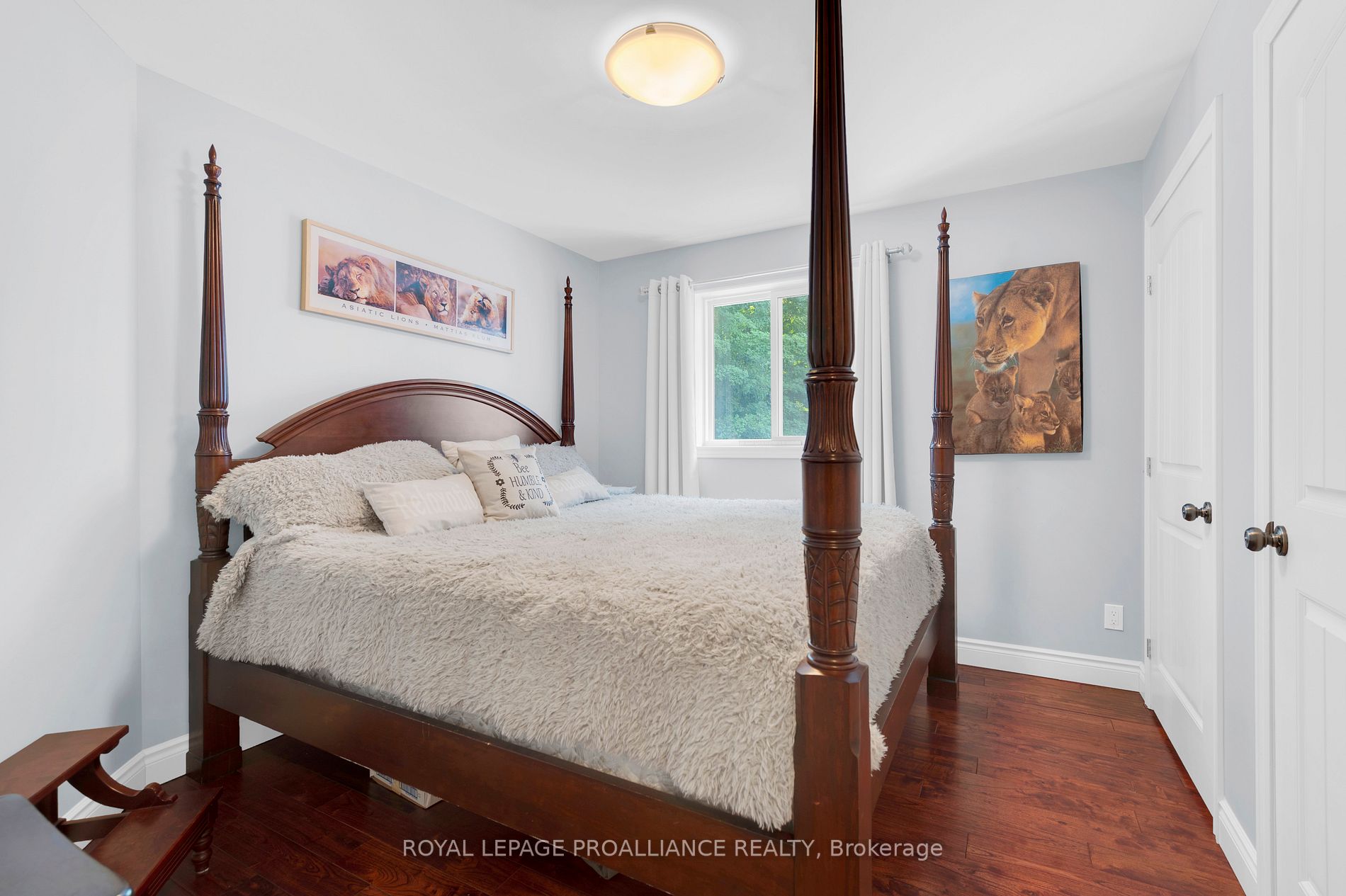 32 Vicari Rd
