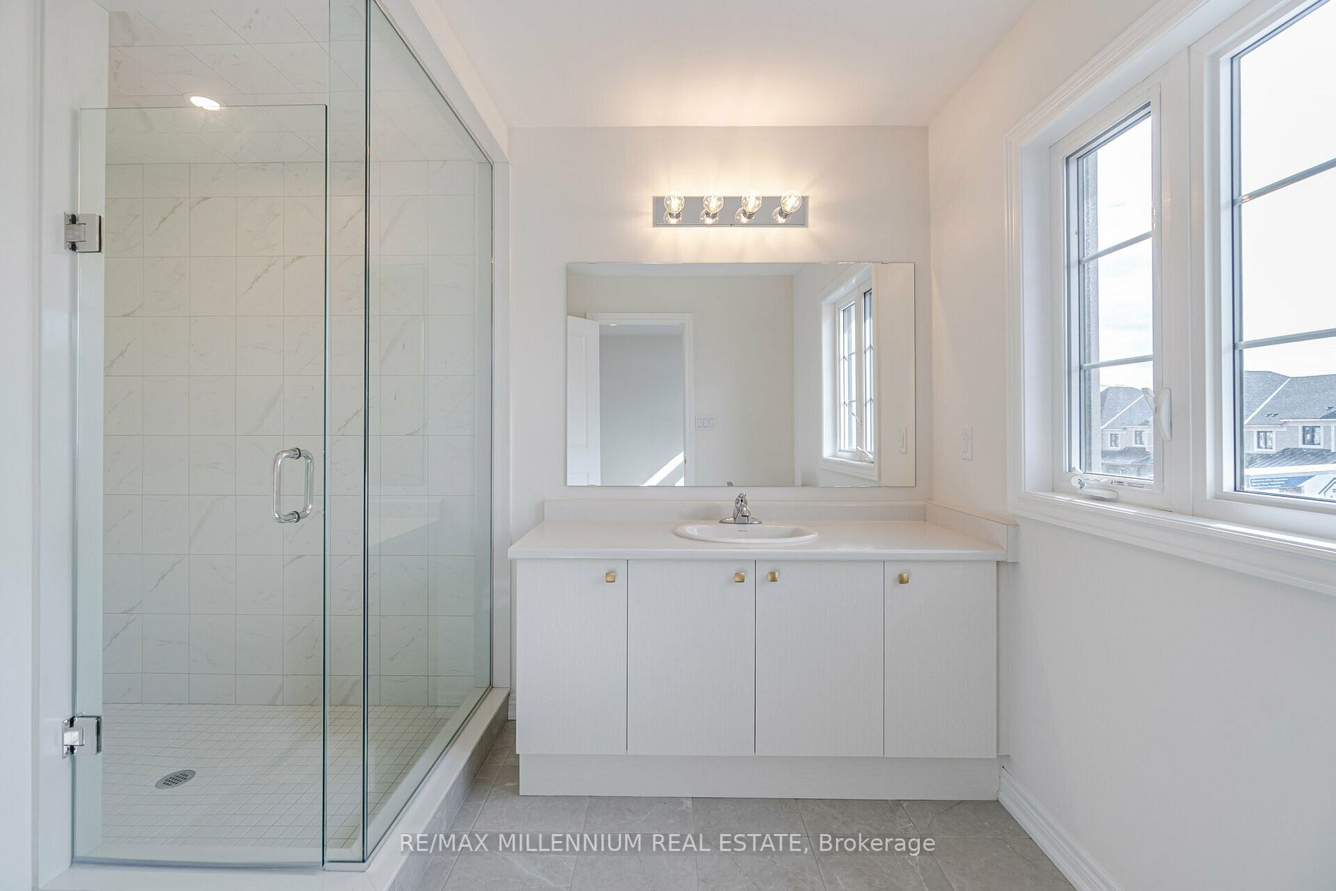 132 Aquasanta Crescent
