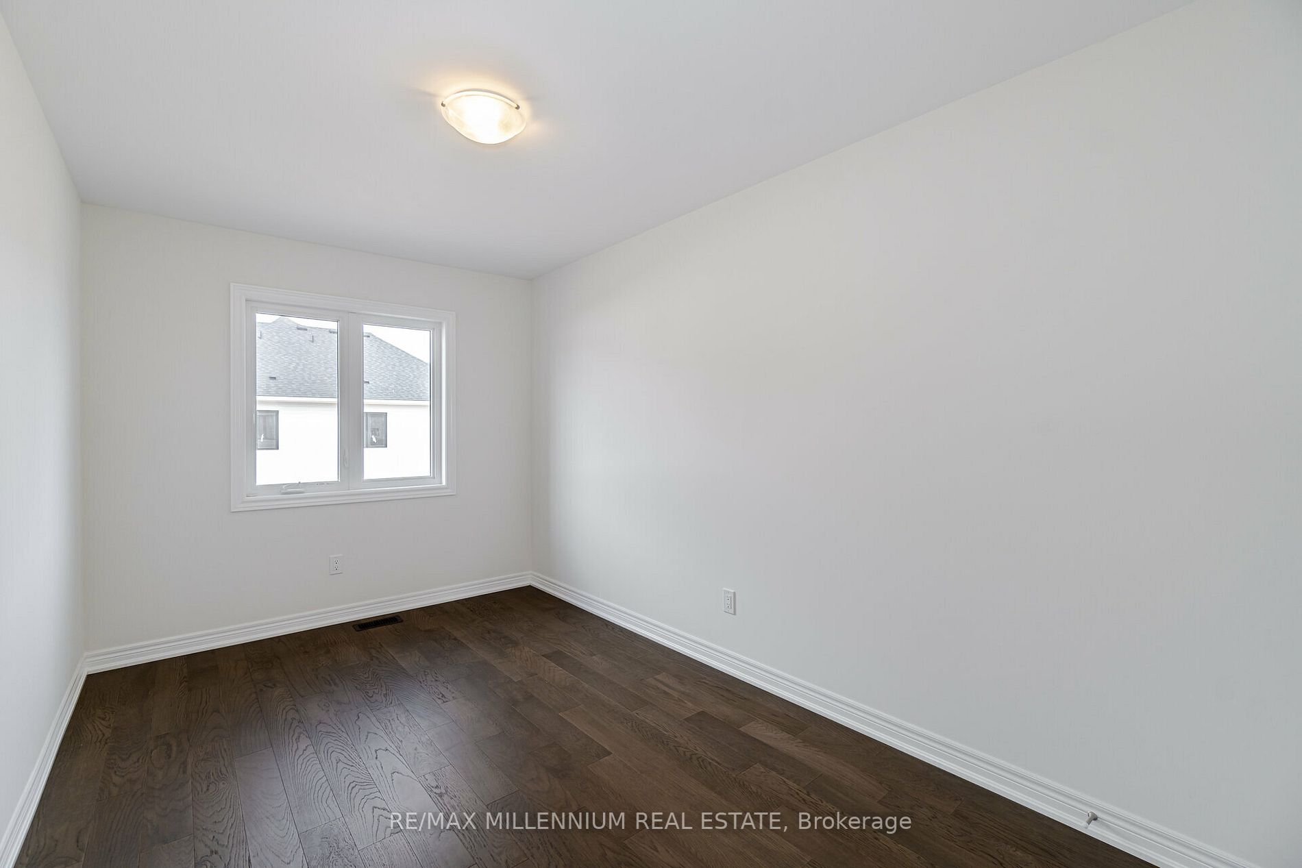 132 Aquasanta Crescent