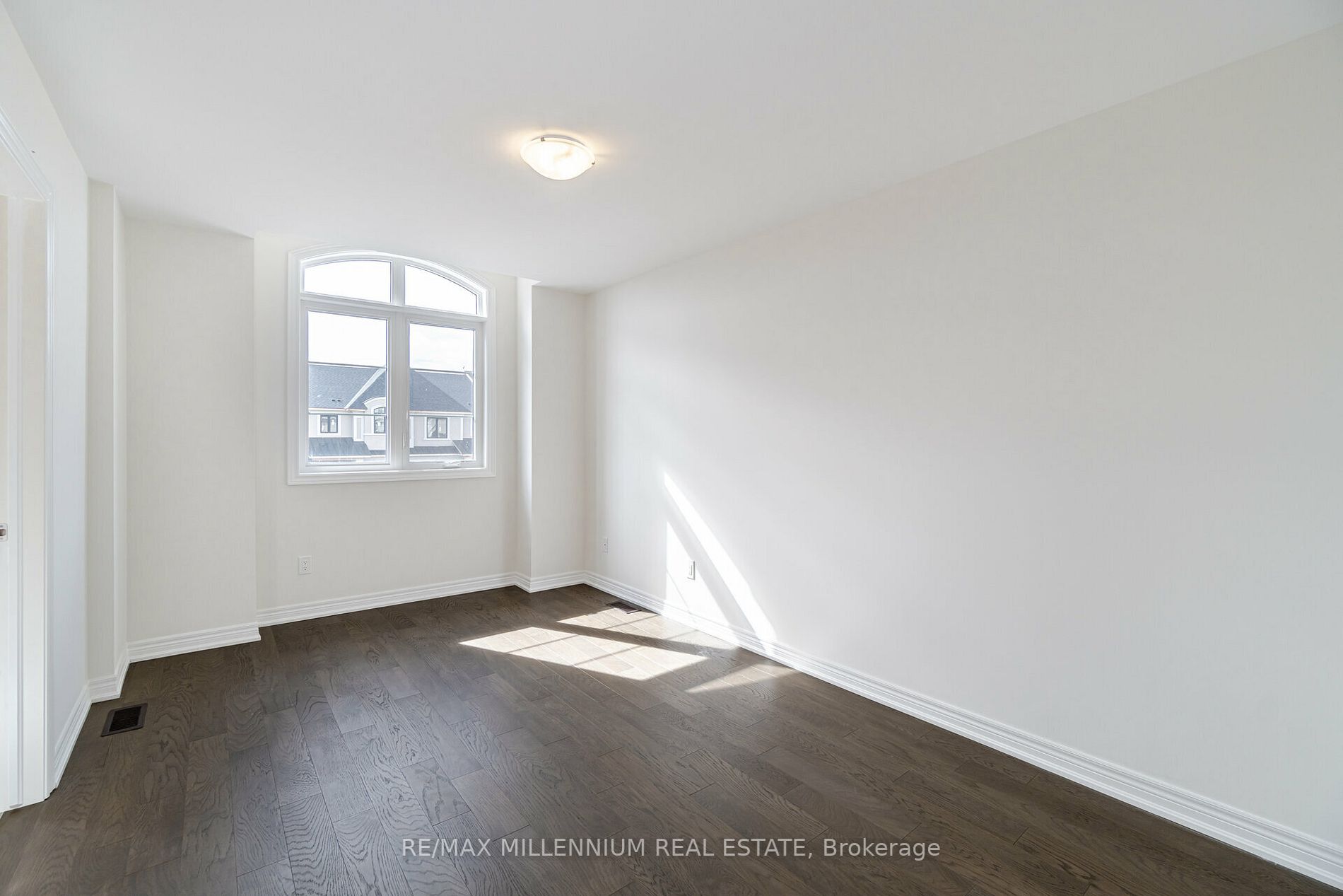 132 Aquasanta Crescent