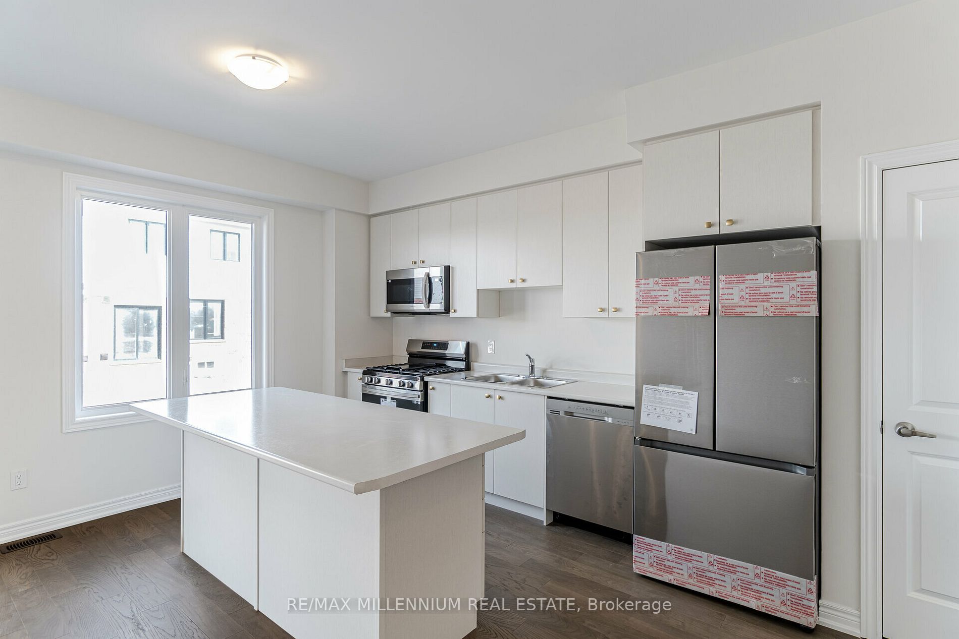132 Aquasanta Crescent