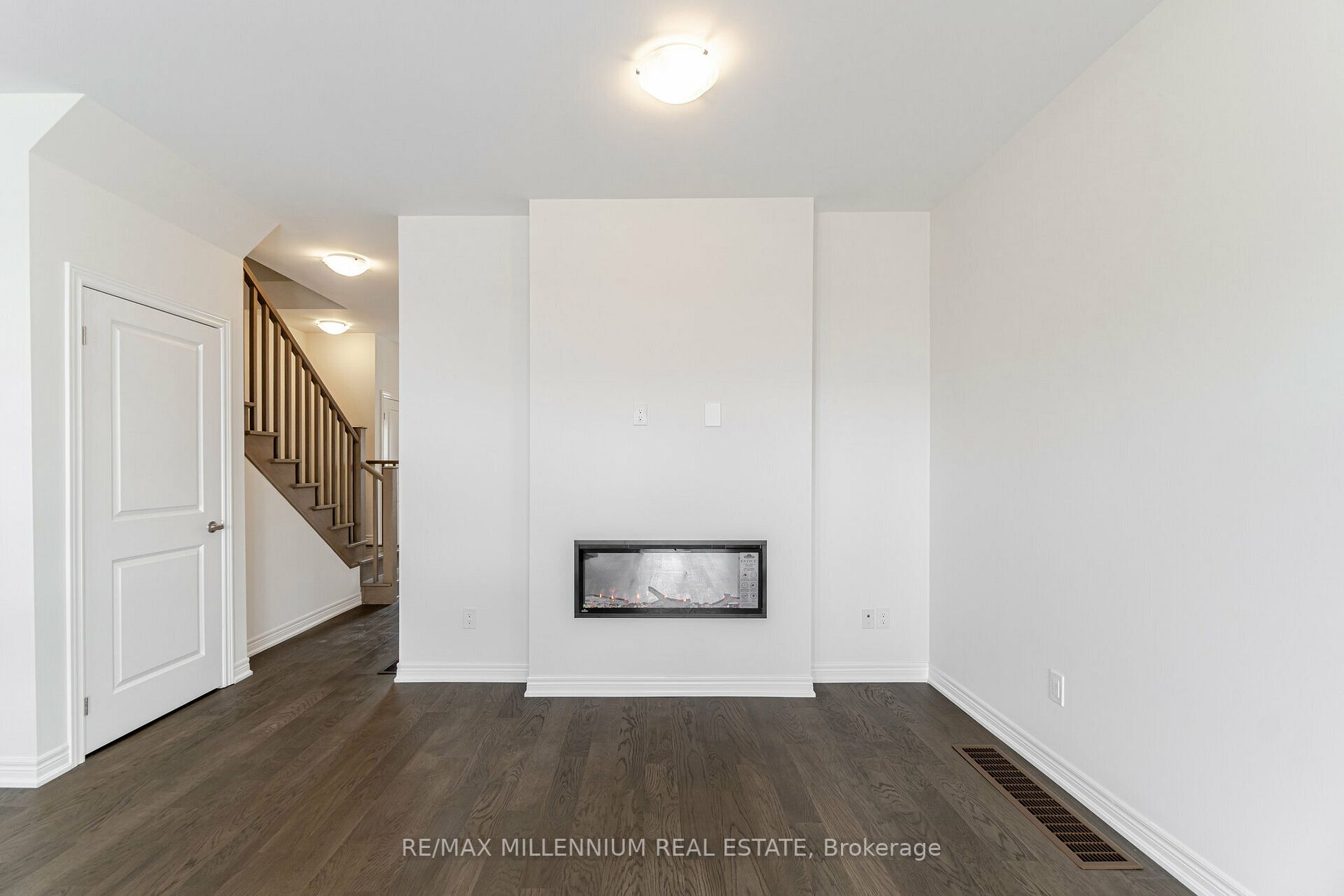 132 Aquasanta Crescent
