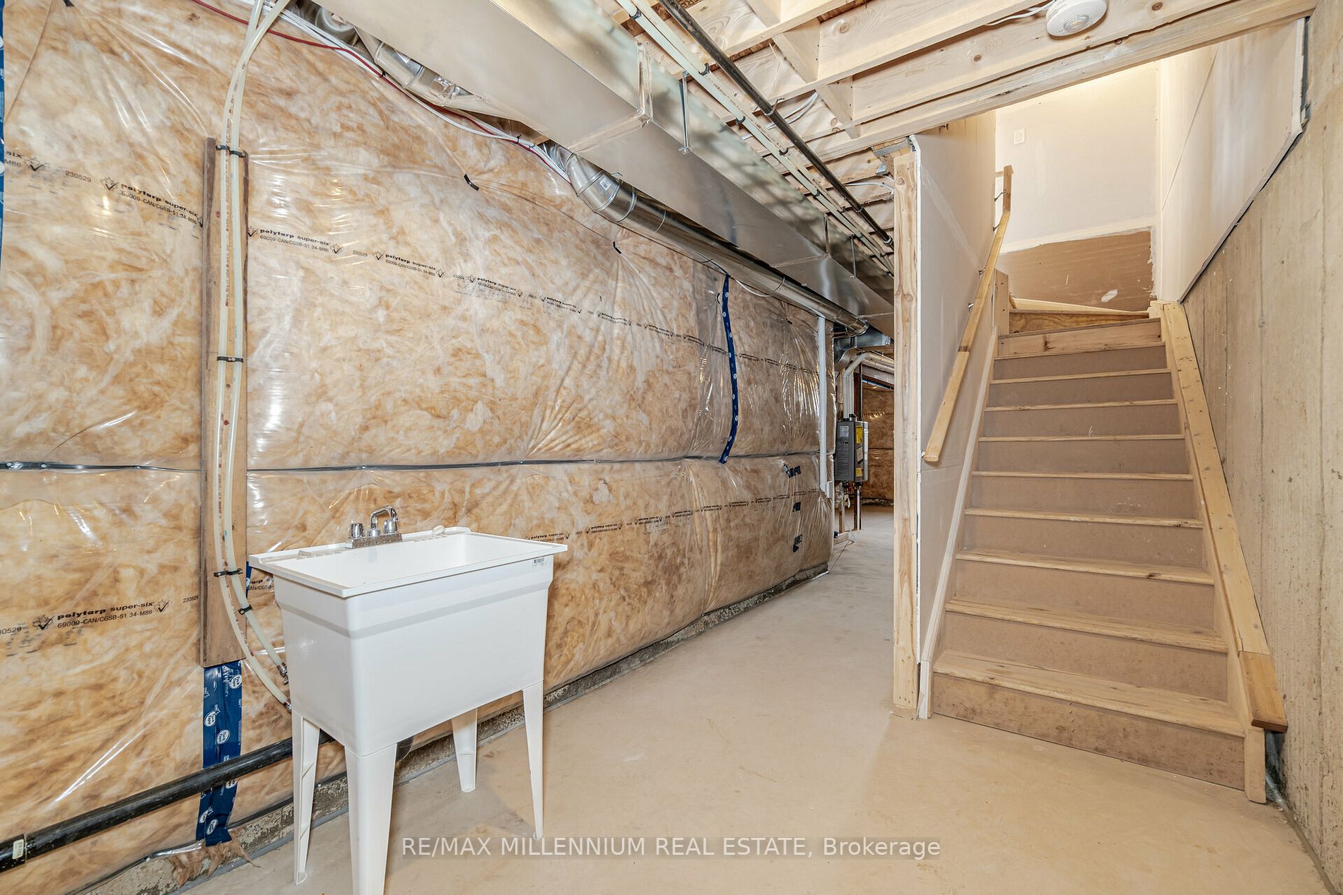 132 Aquasanta Crescent